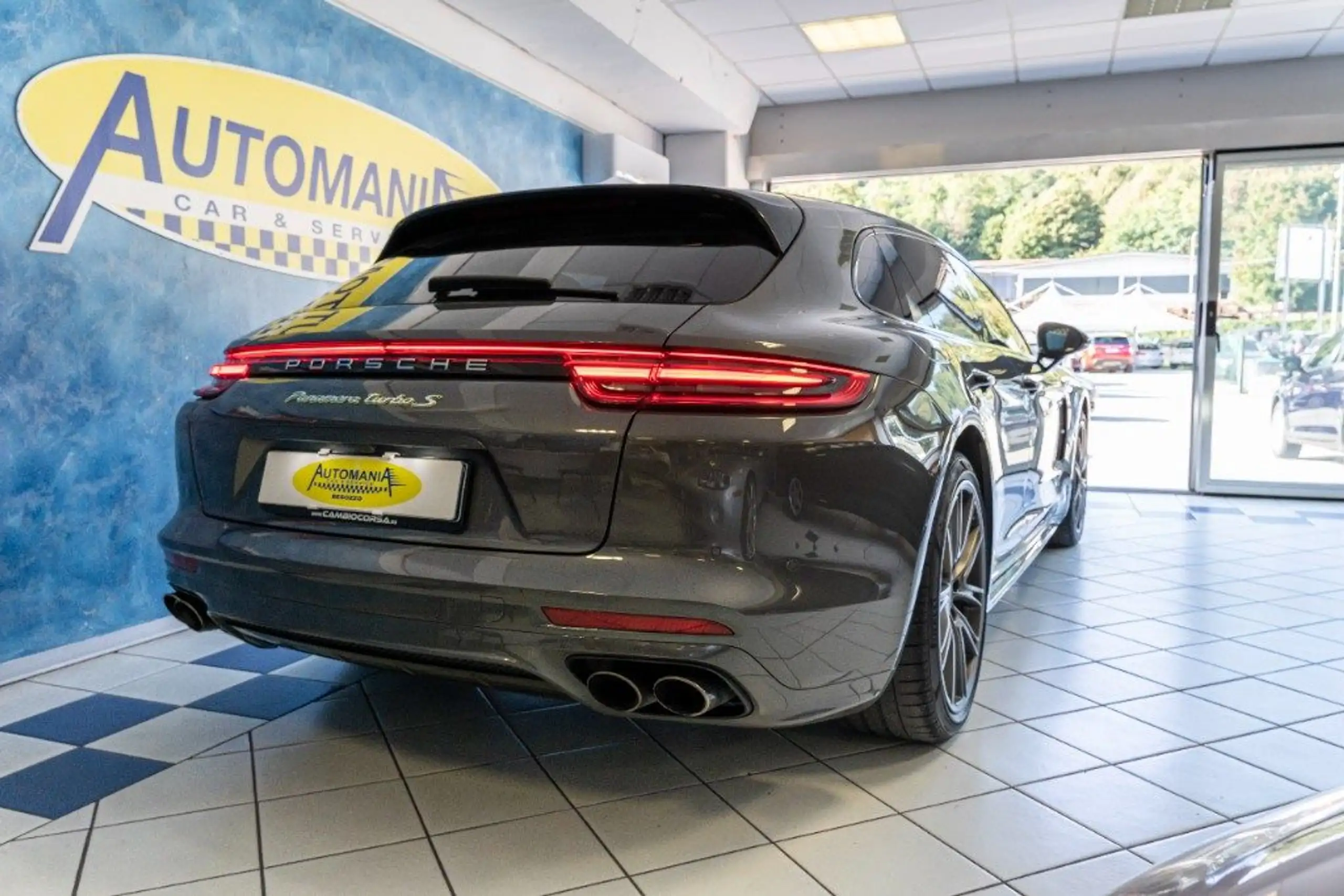 Porsche - Panamera