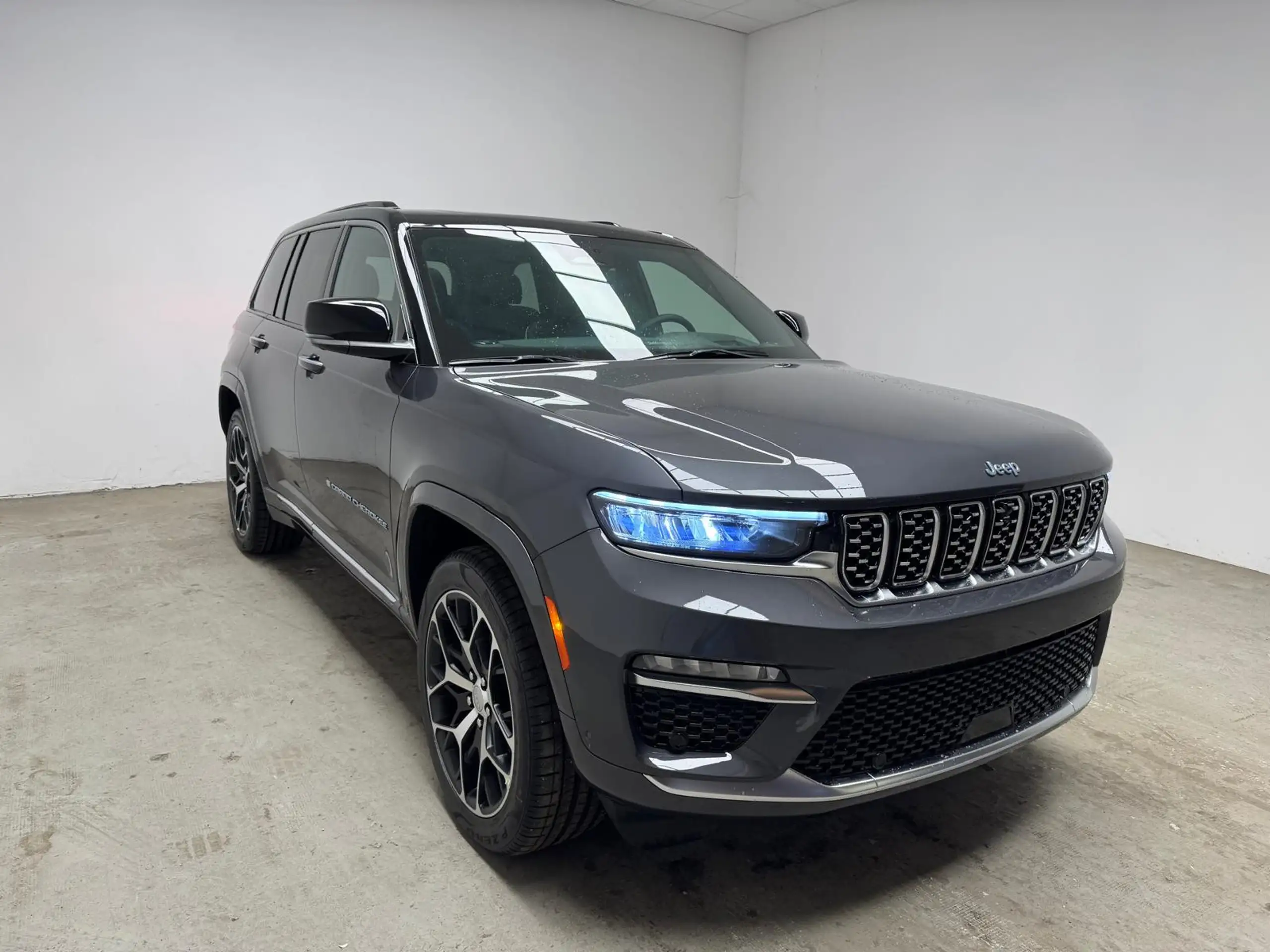 Jeep - Grand Cherokee