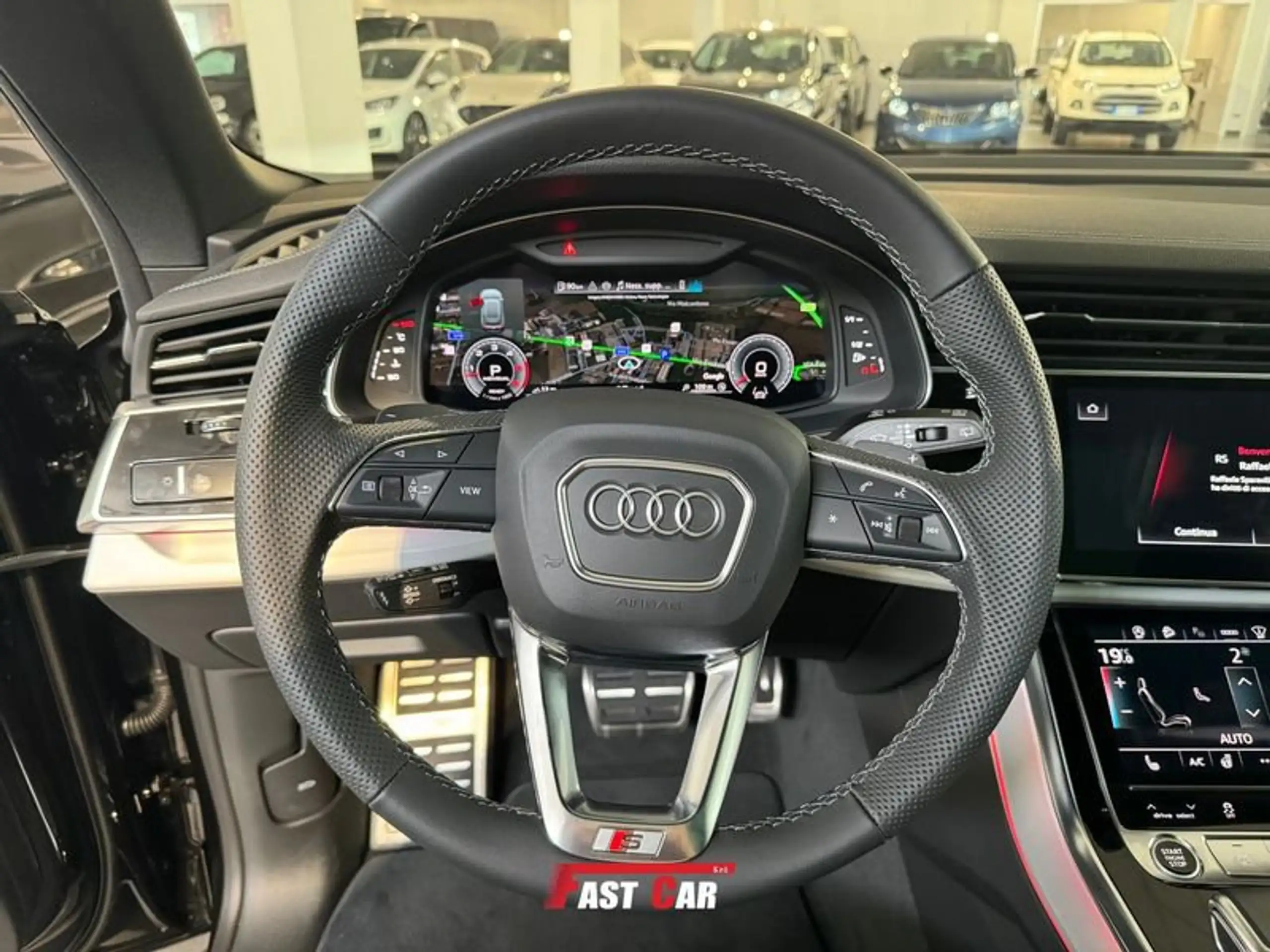 Audi - Q8