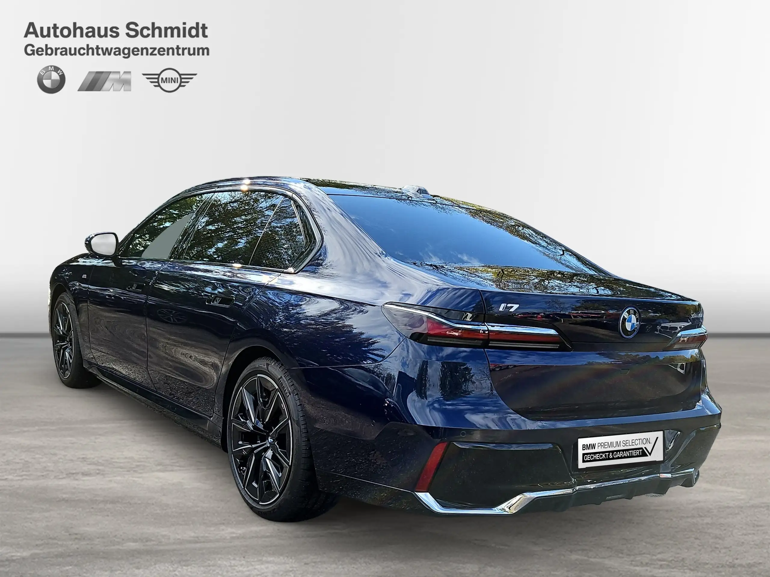 BMW - i7