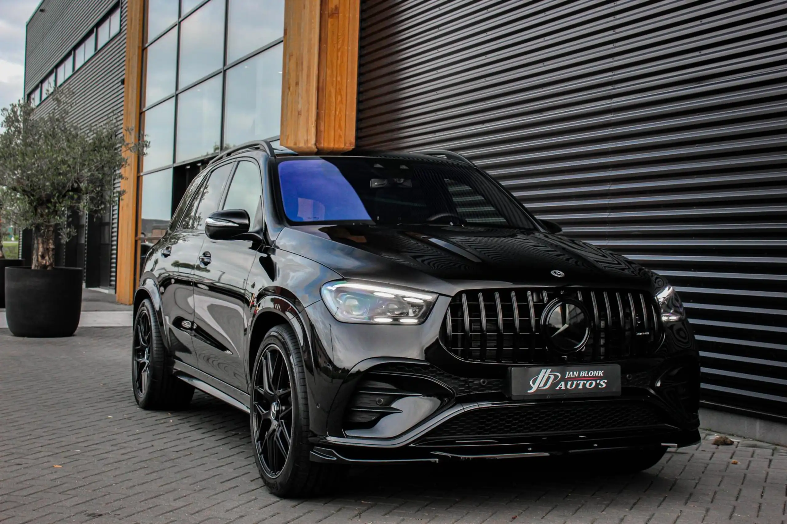 Mercedes-Benz - GLE 400