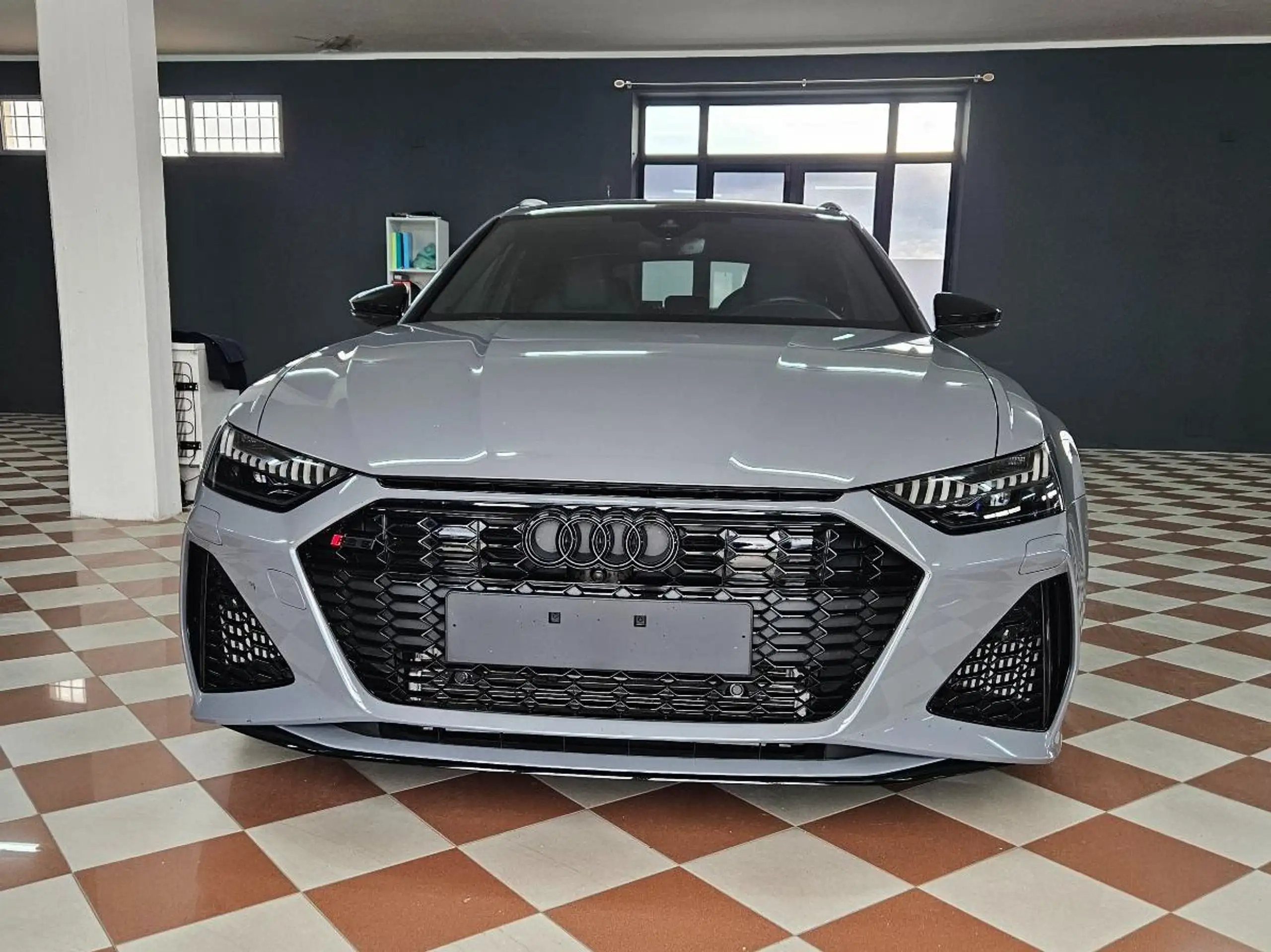 Audi - RS6