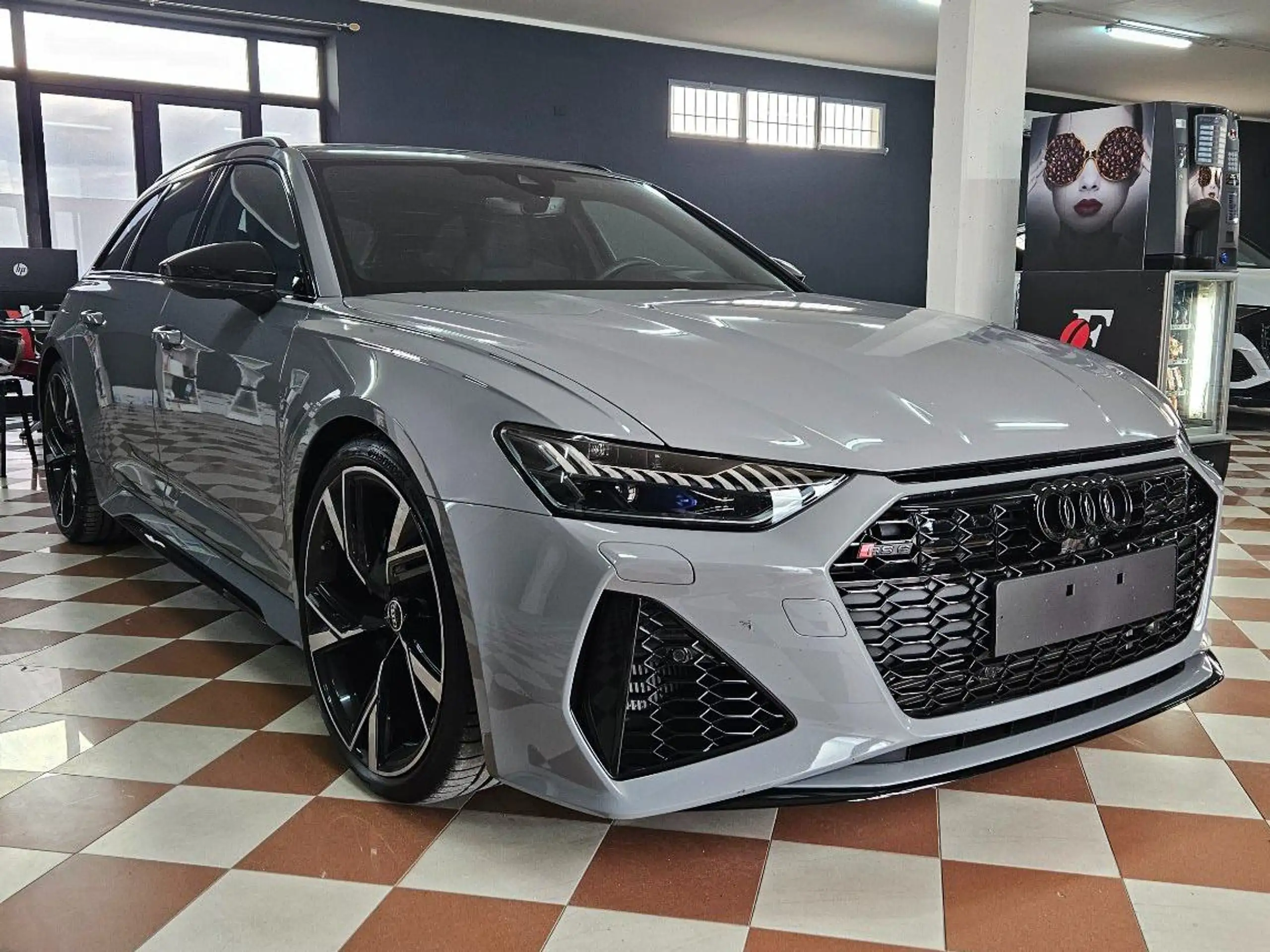 Audi - RS6