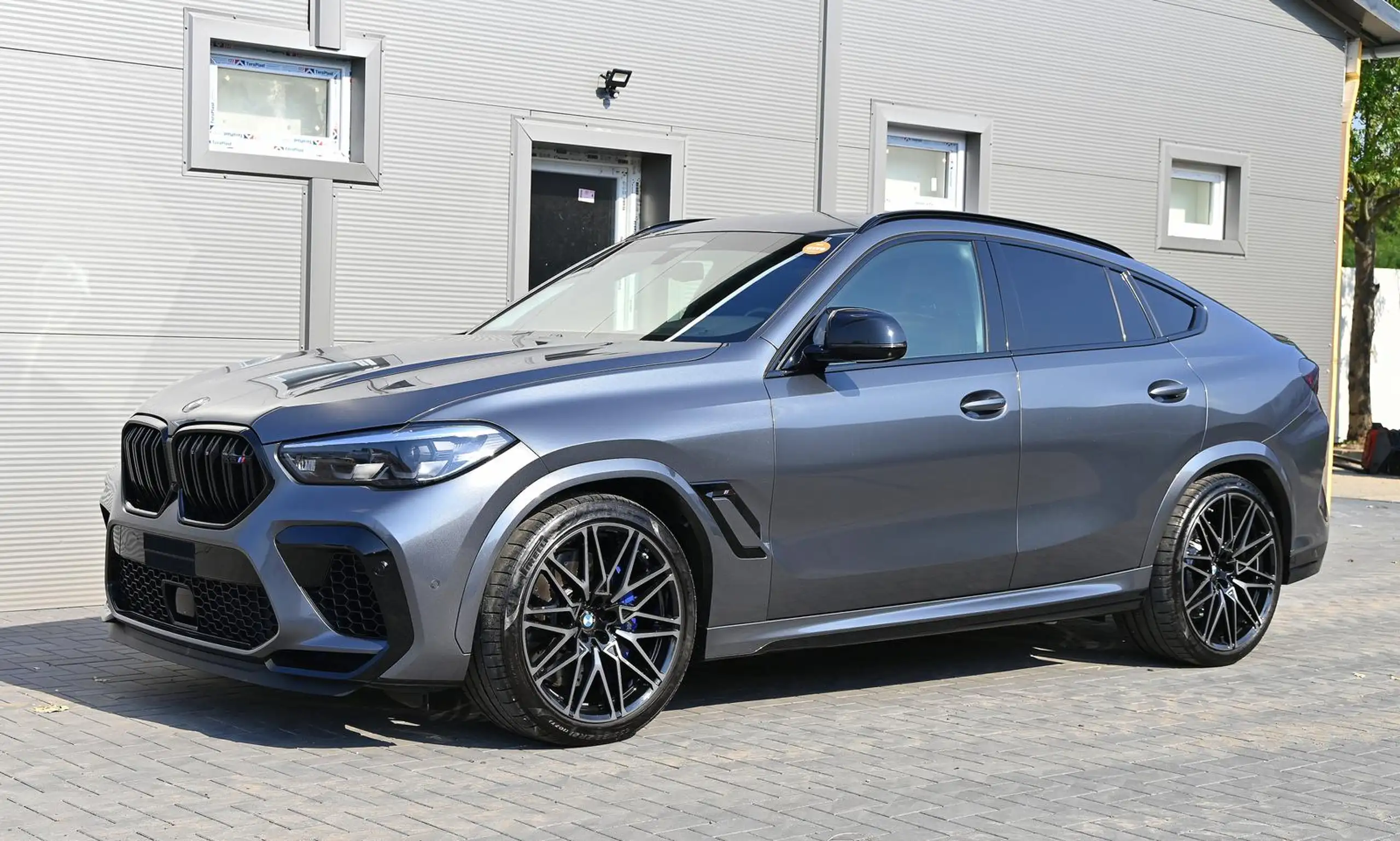 BMW - X6 M