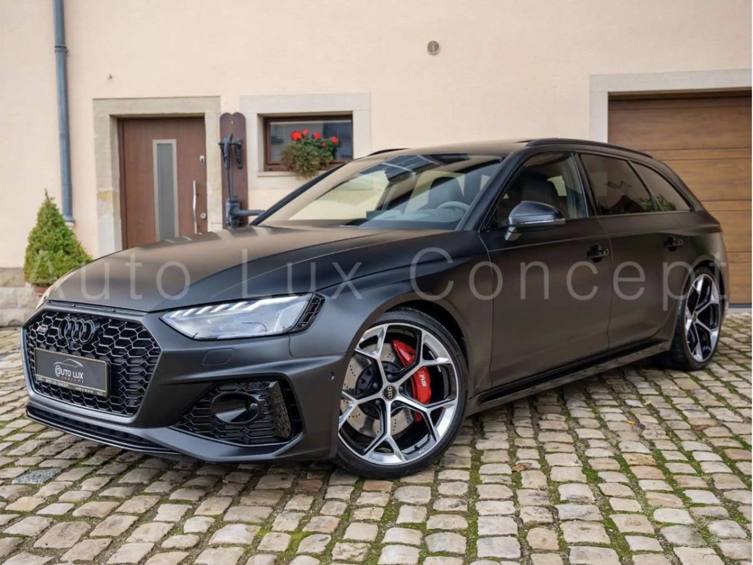 Audi - RS4