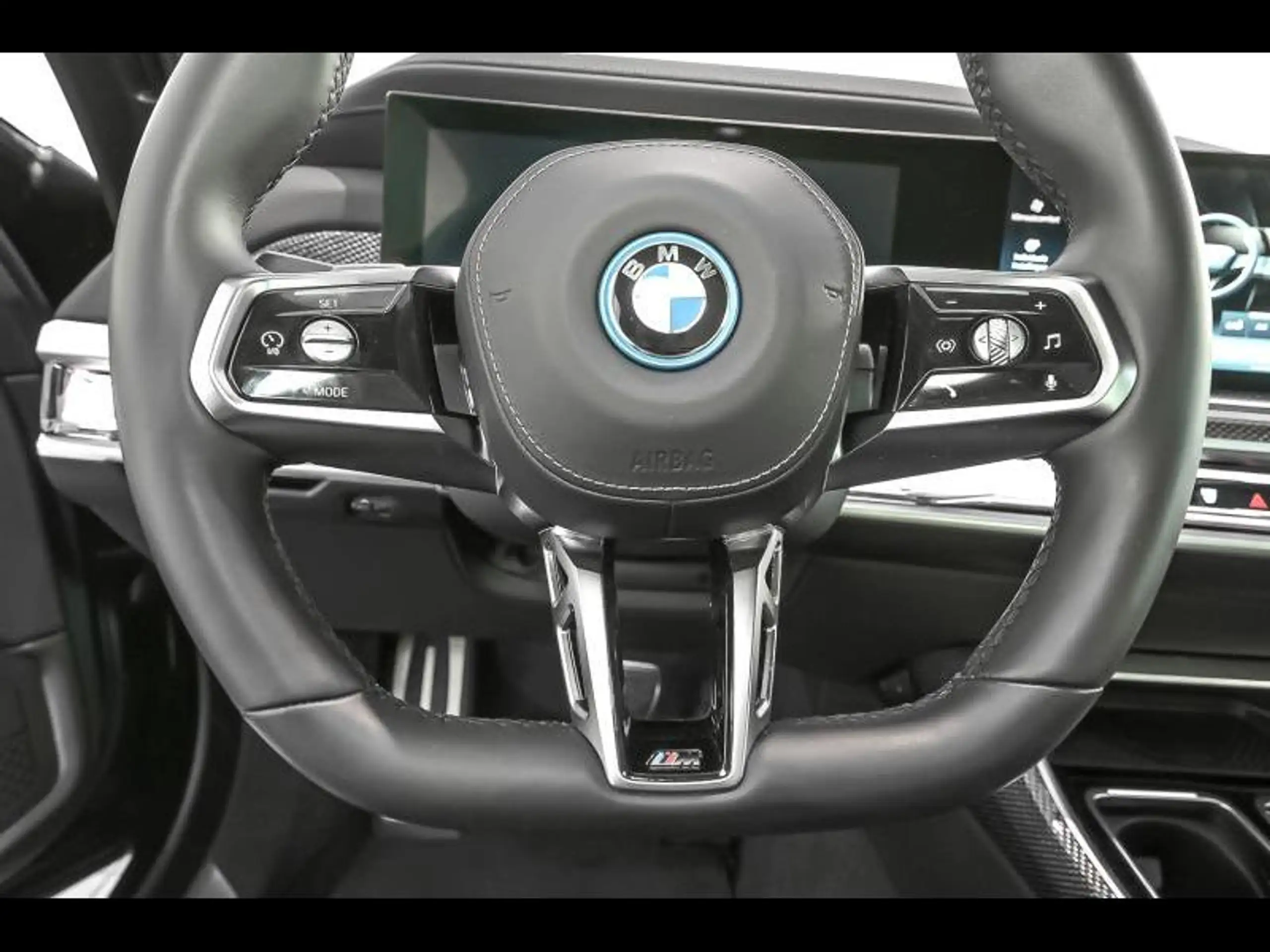 BMW - i7