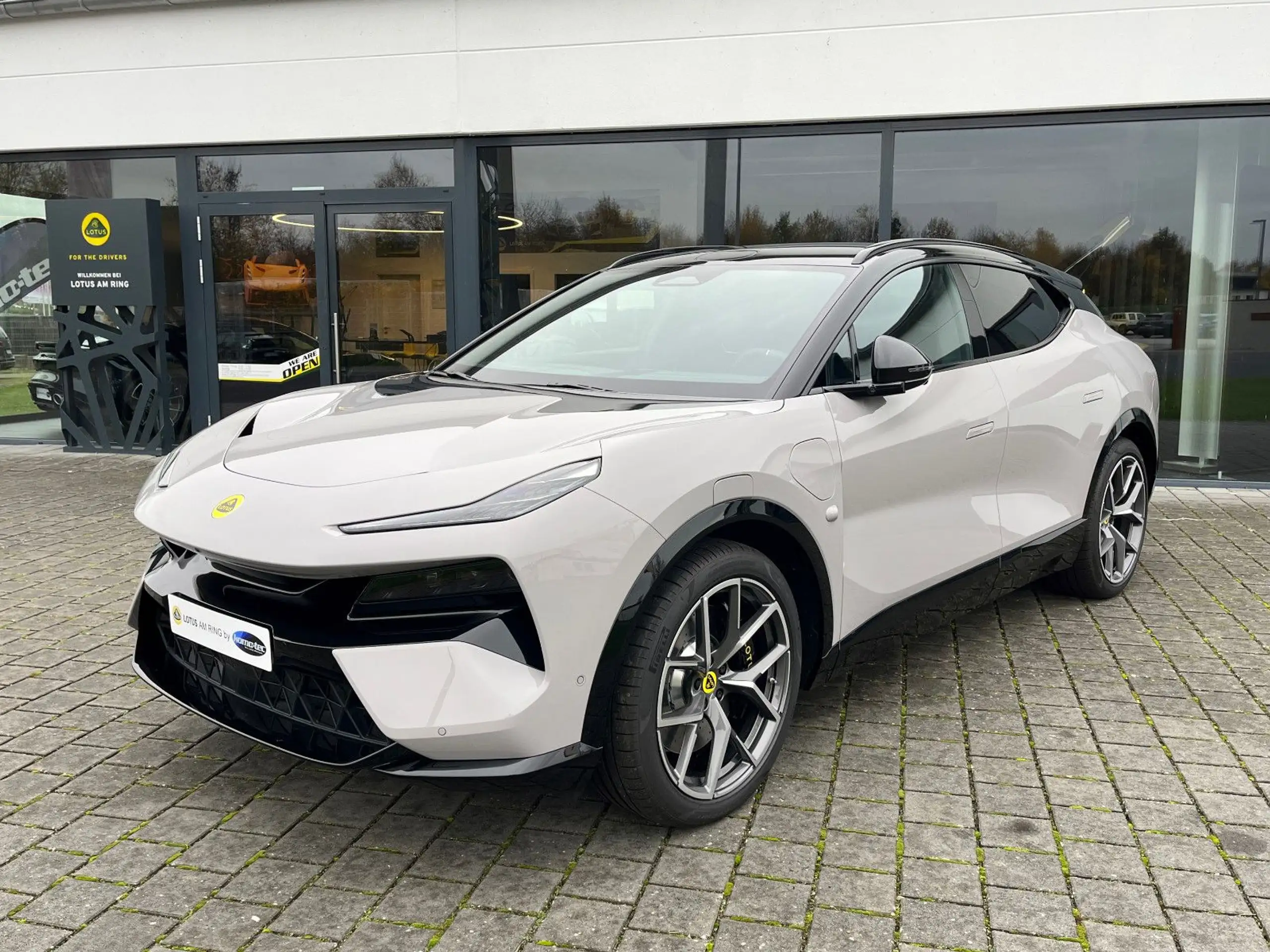 Lotus Eletre 2024