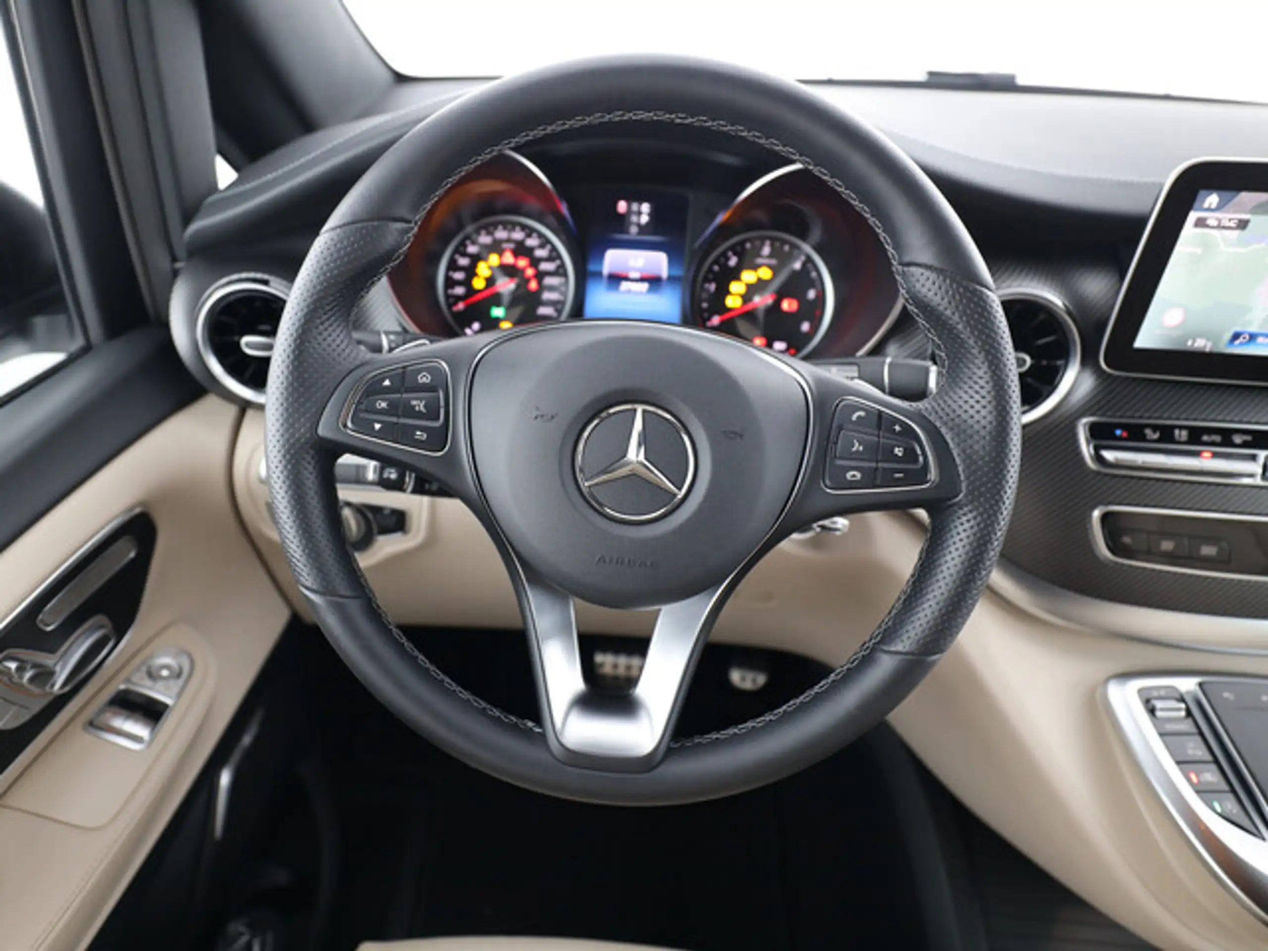 Mercedes-Benz - V 300