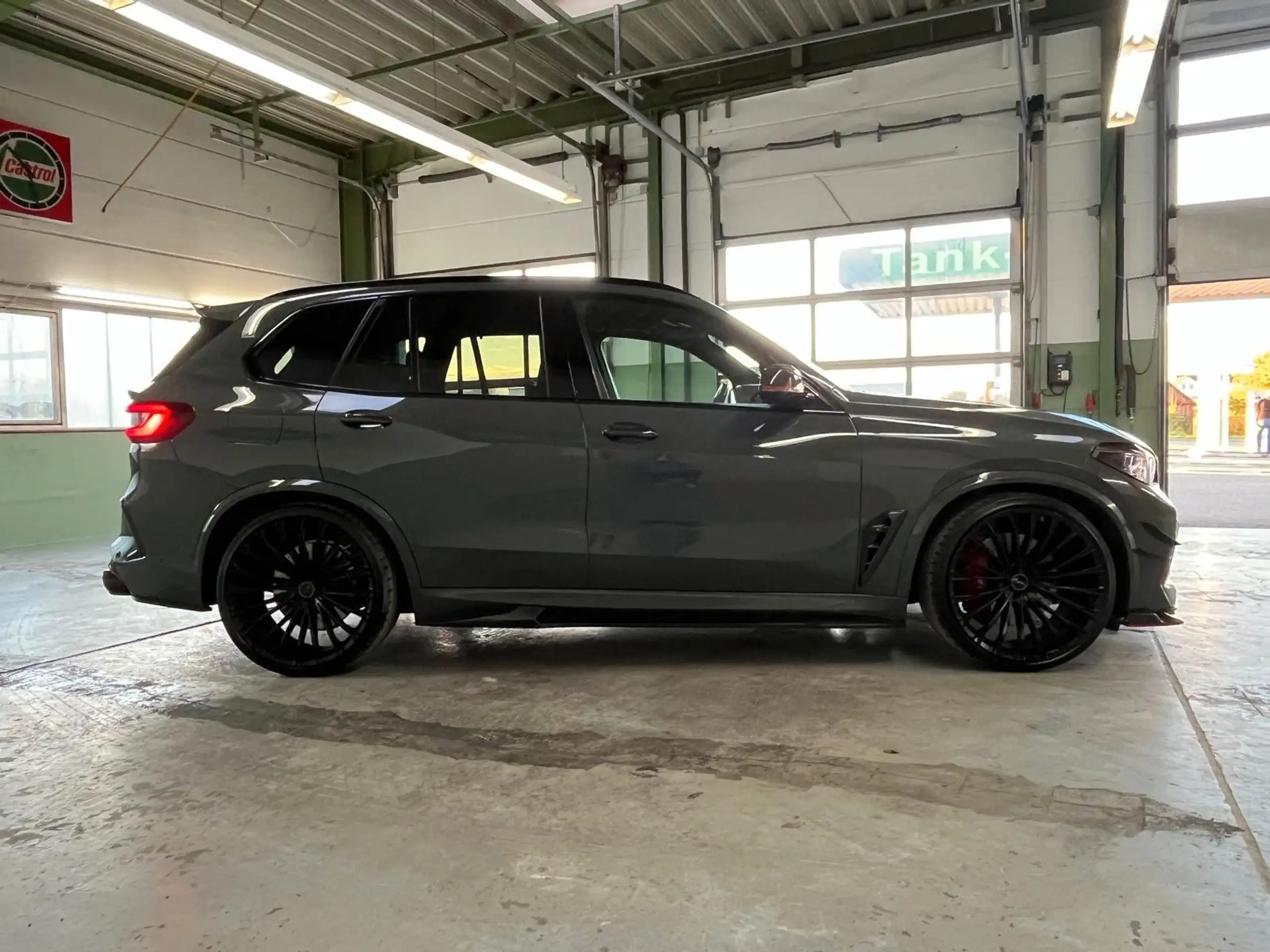 BMW - X5 M