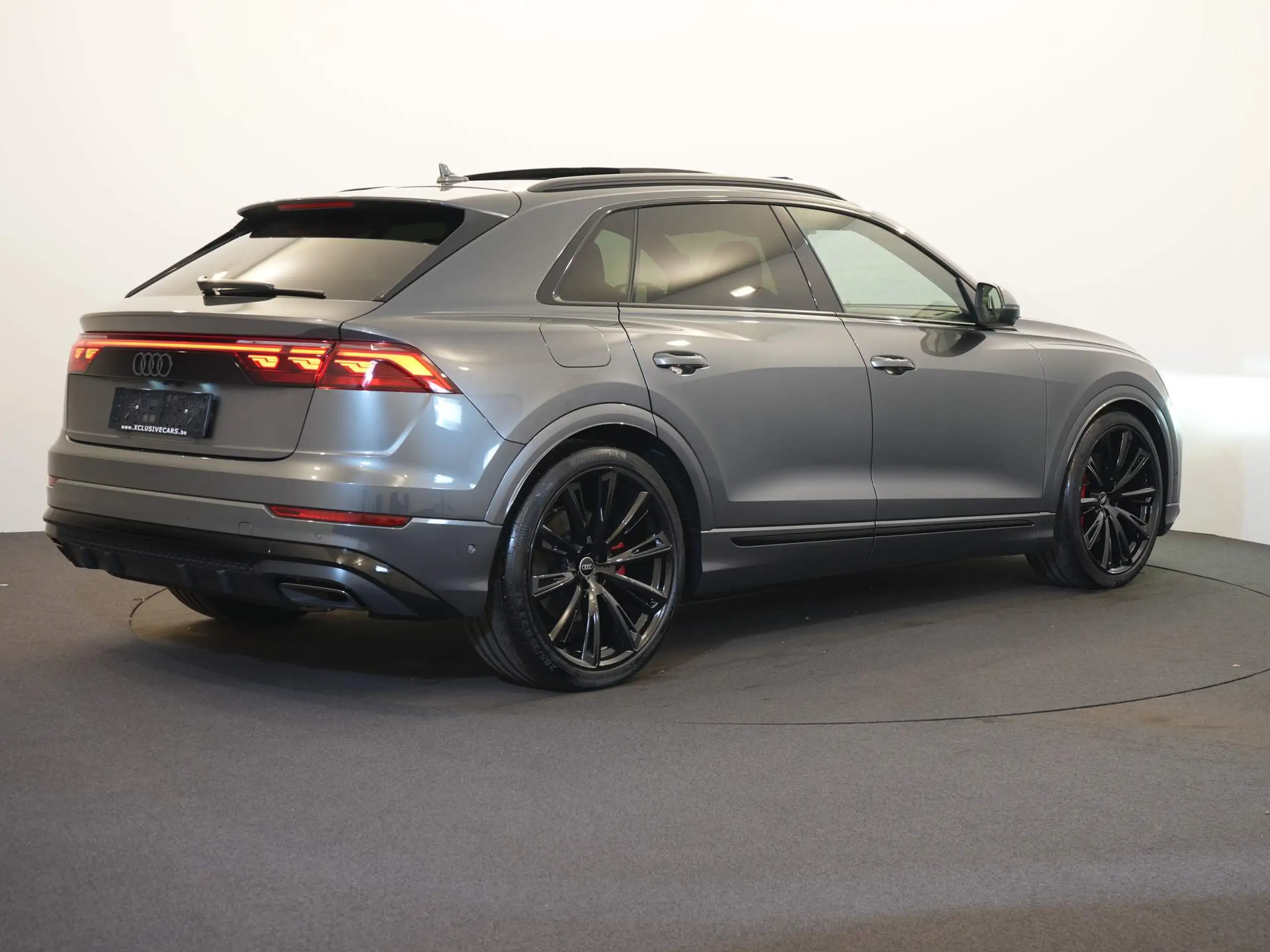 Audi - Q8