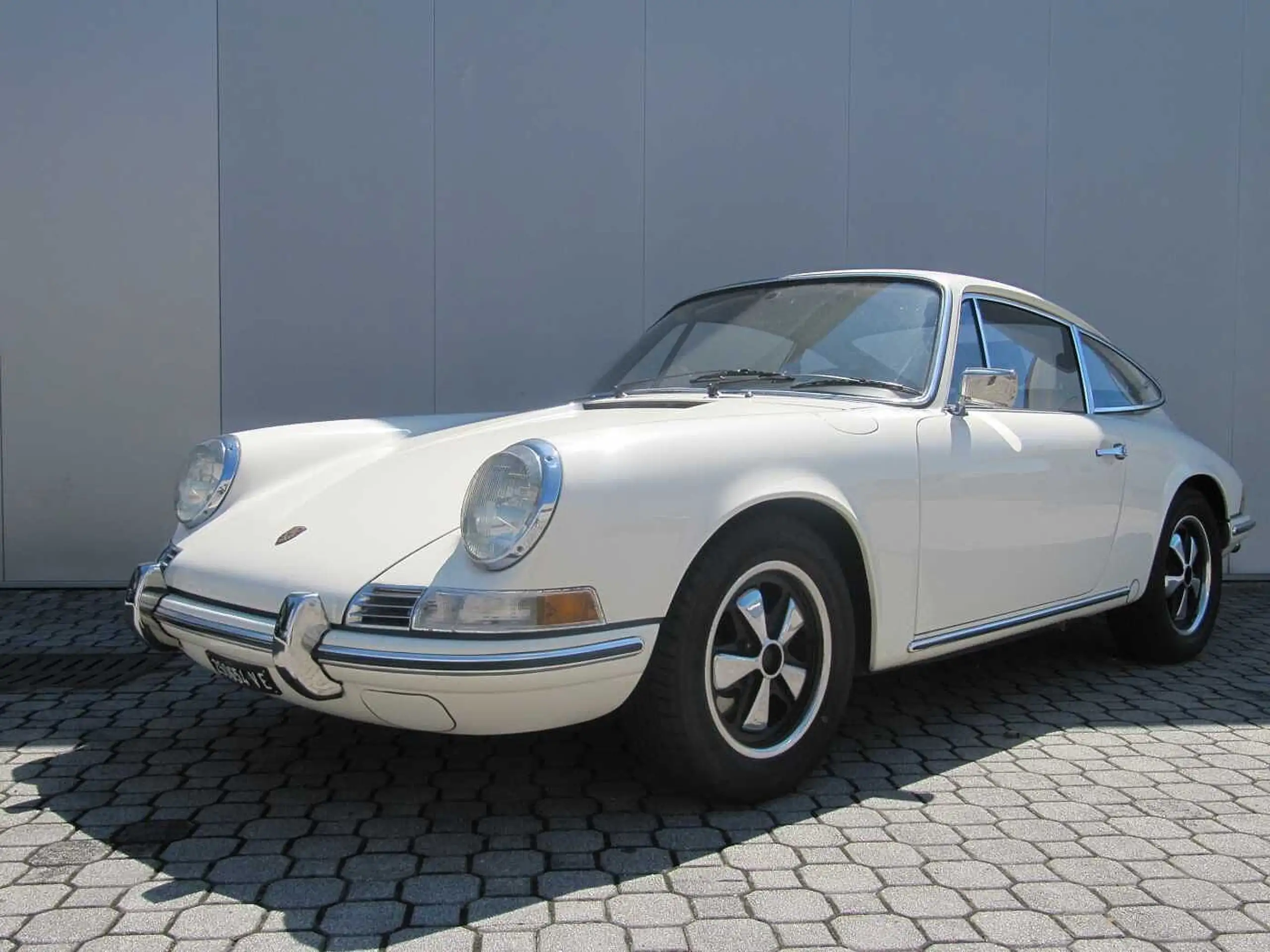 Porsche - 911