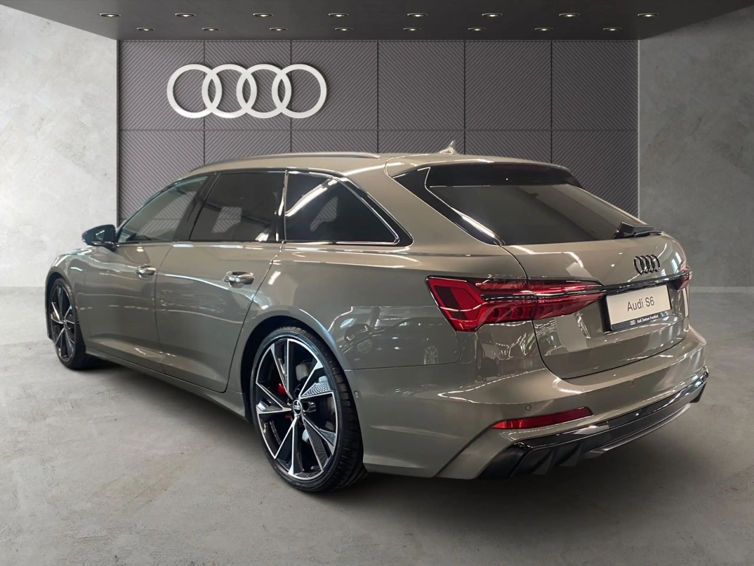 Audi - S6