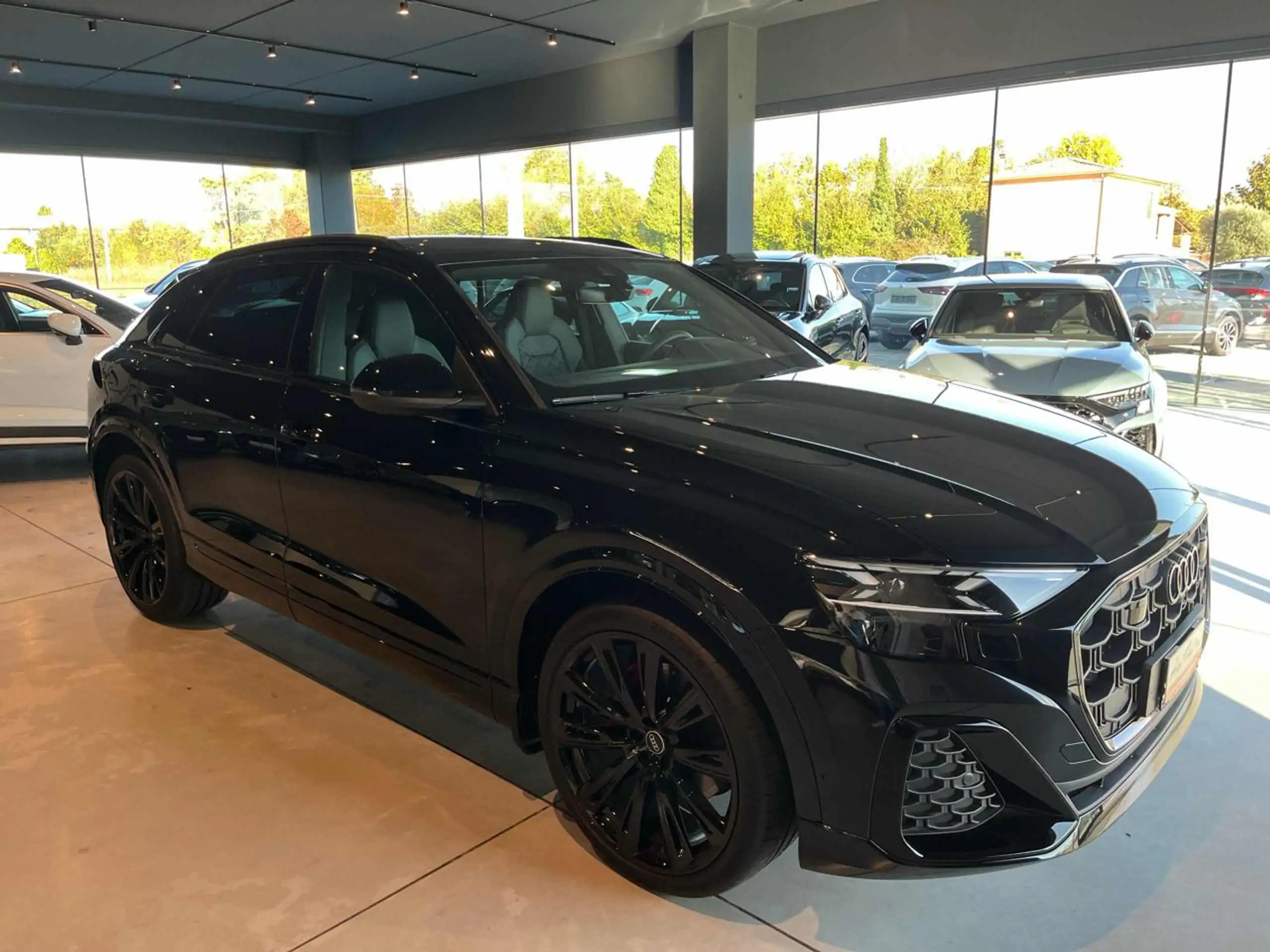 Audi - Q8