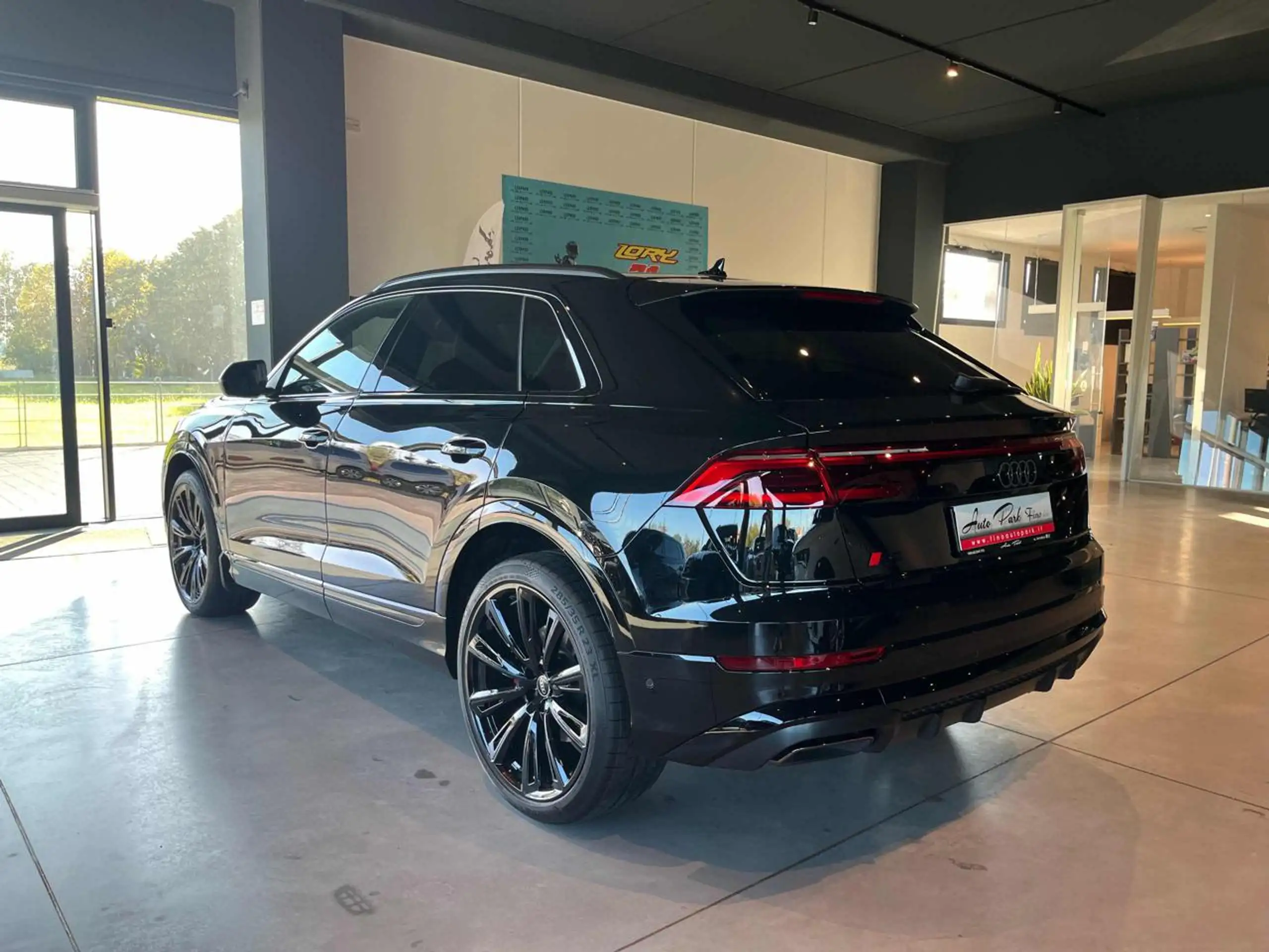 Audi - Q8