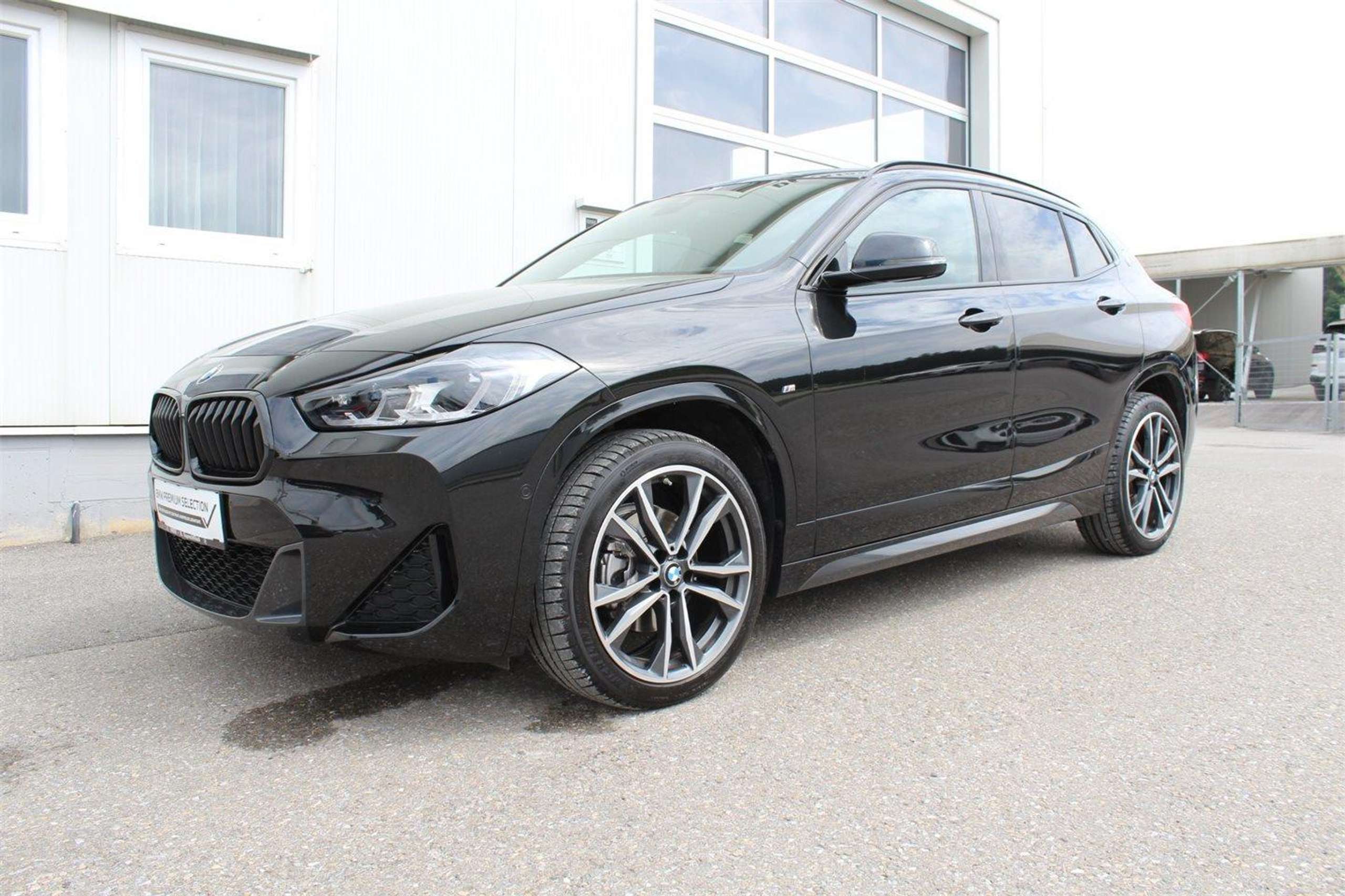 BMW - X2