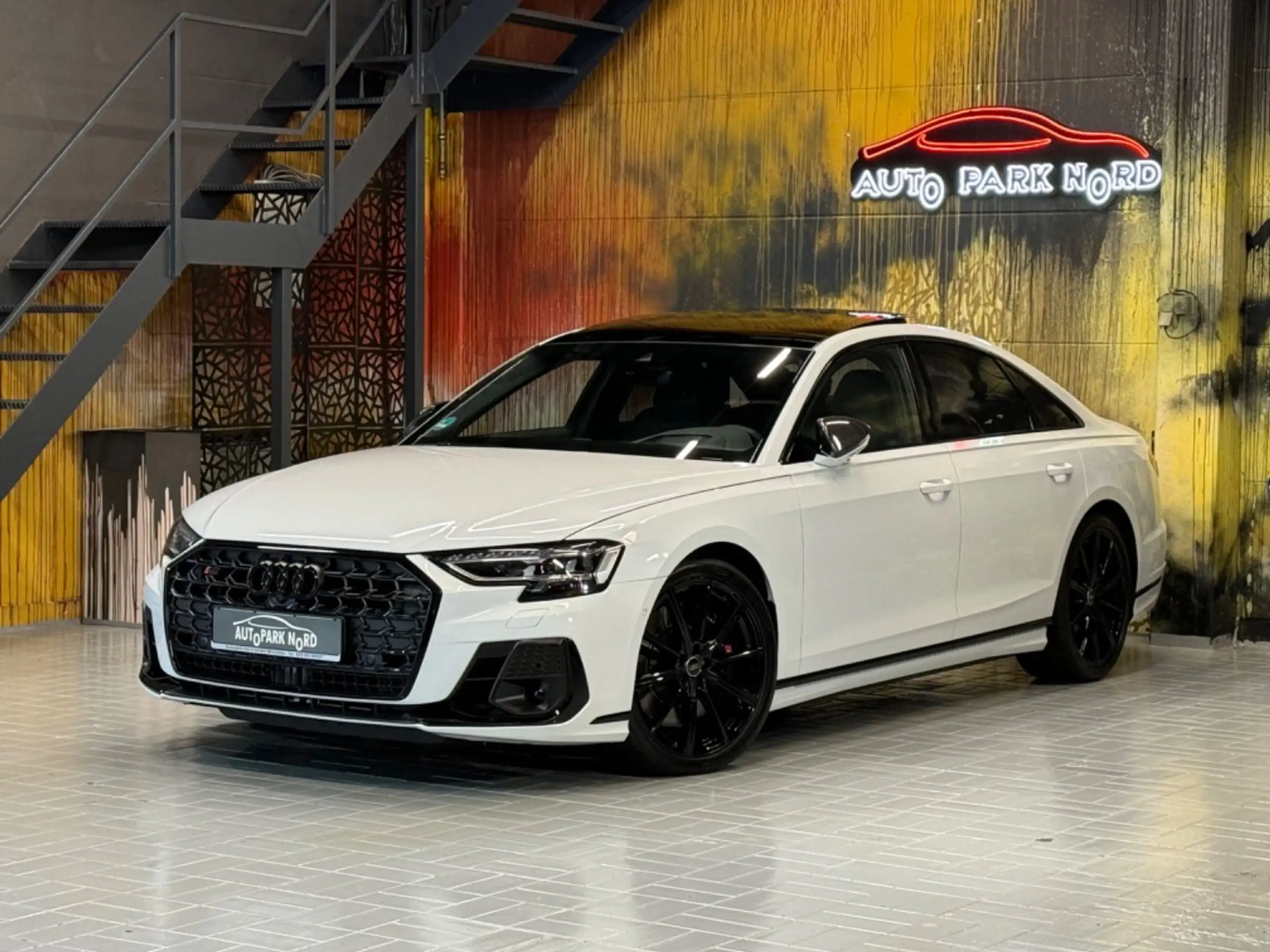 Audi - S8