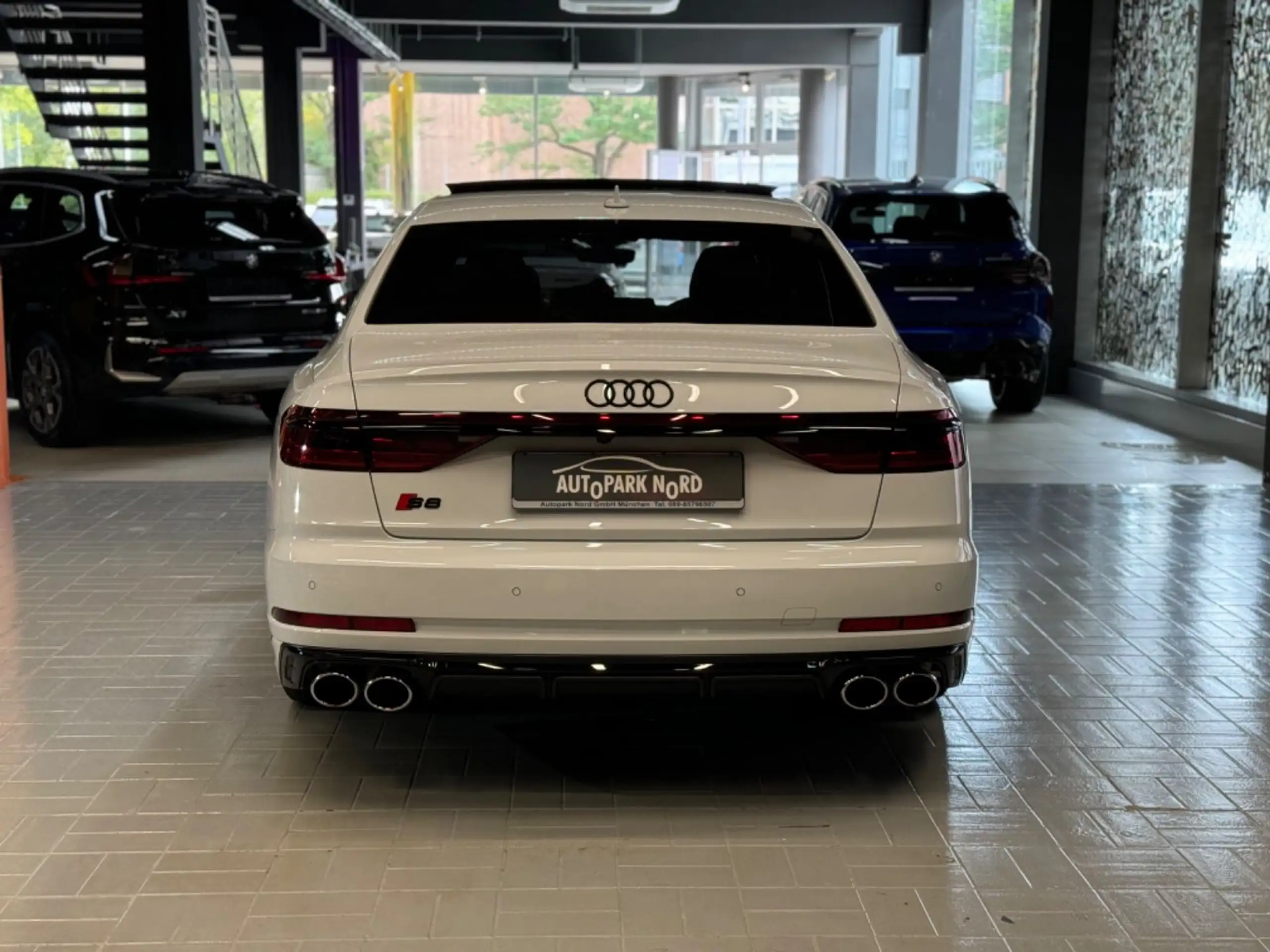 Audi - S8