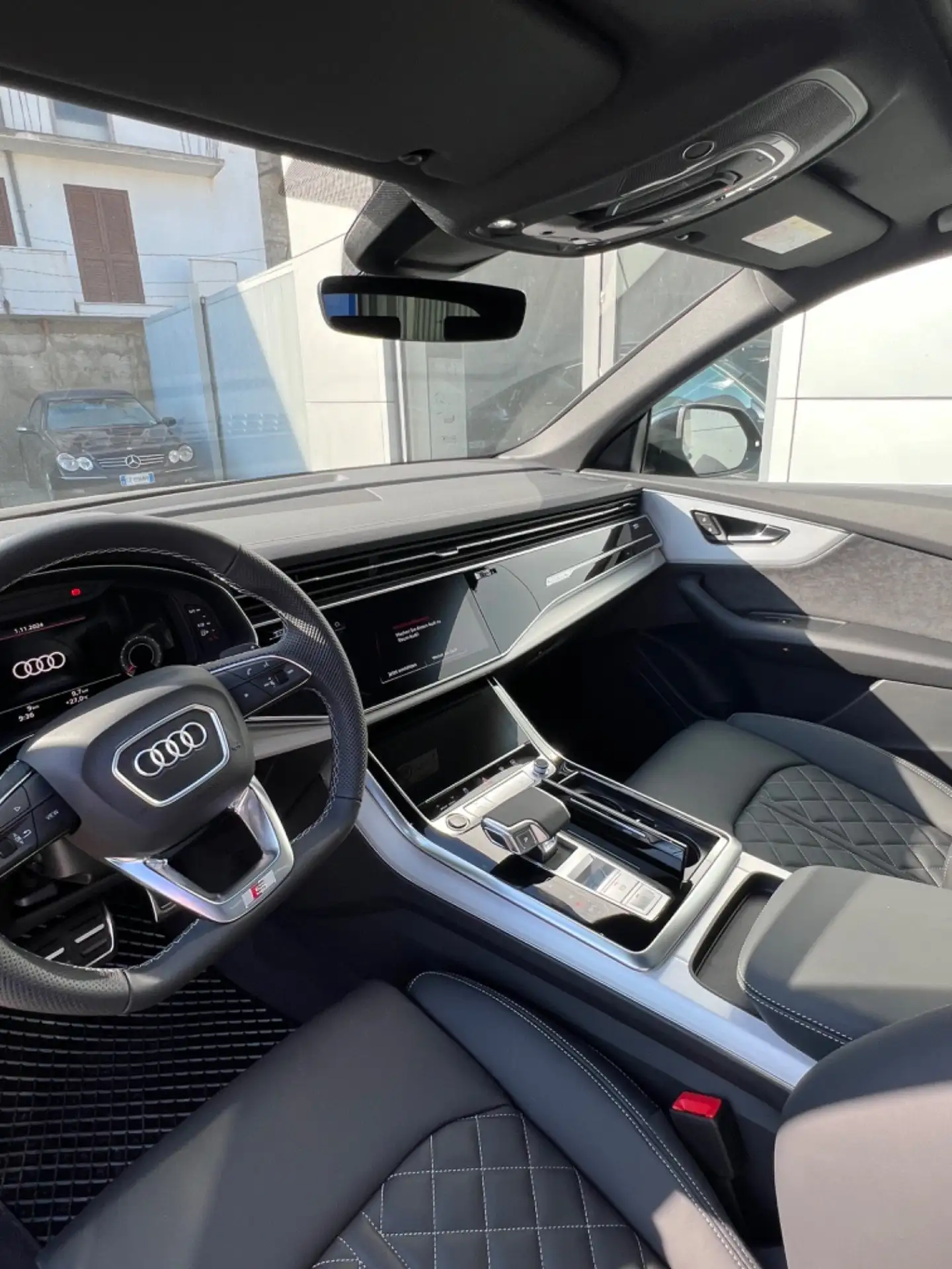 Audi - Q8