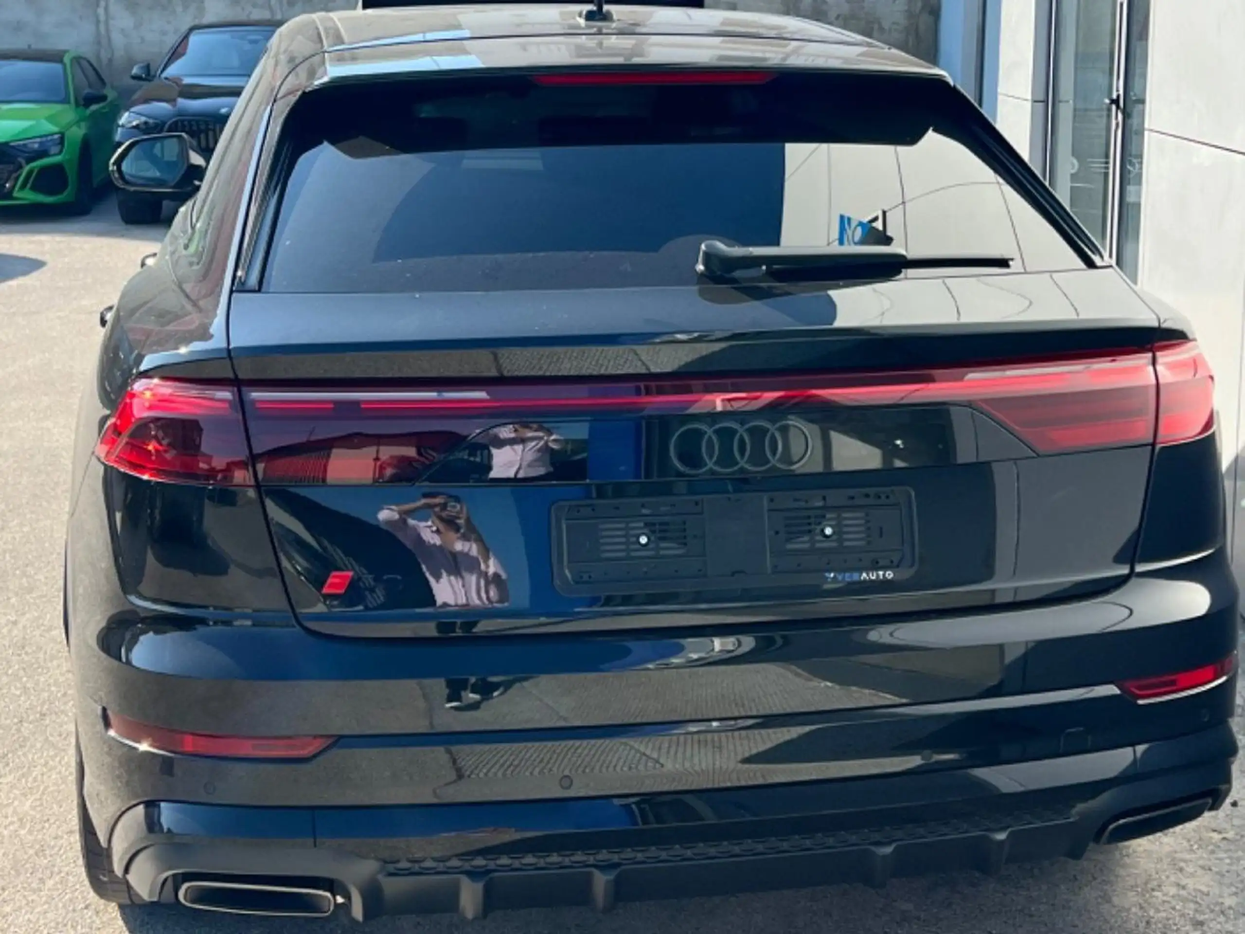 Audi - Q8