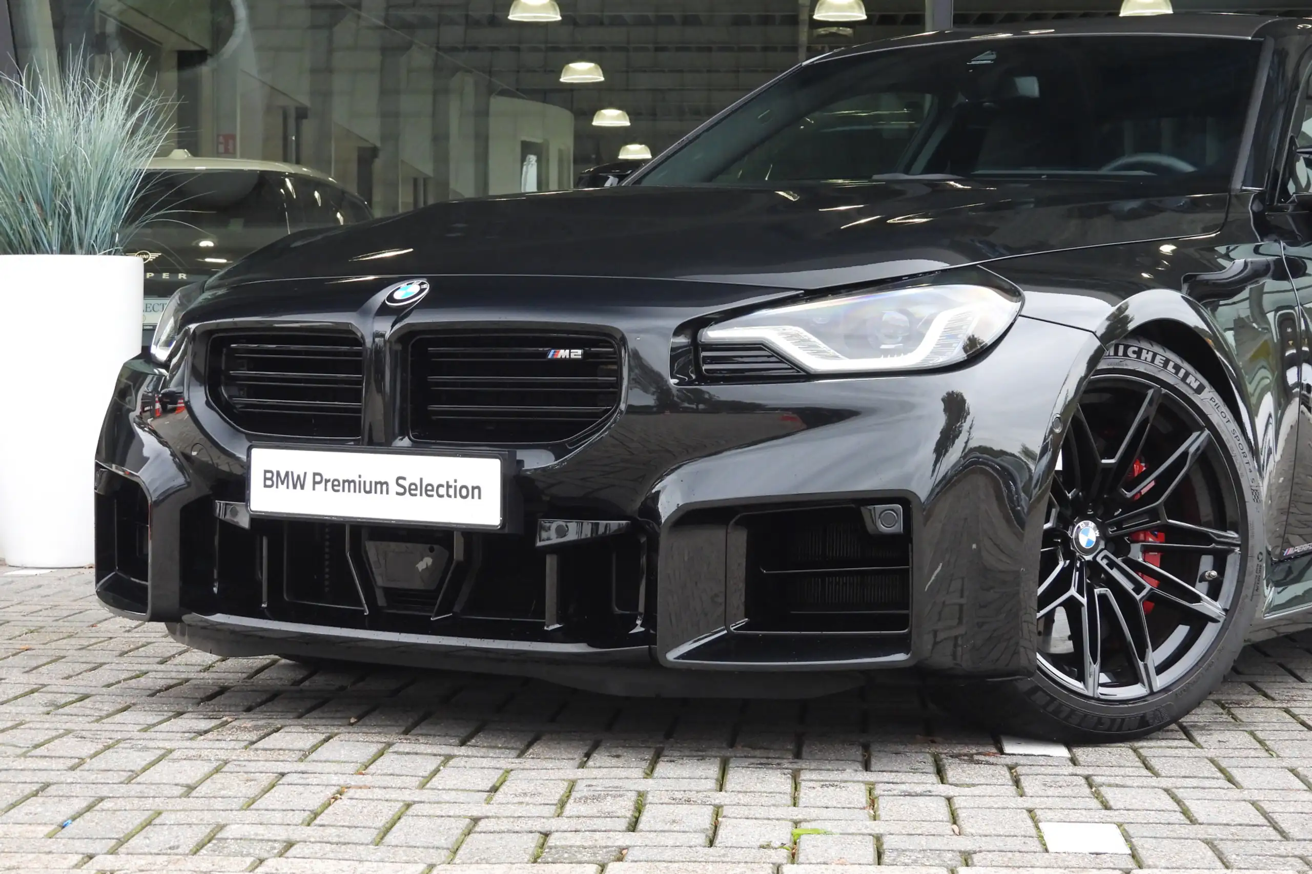 BMW - M2