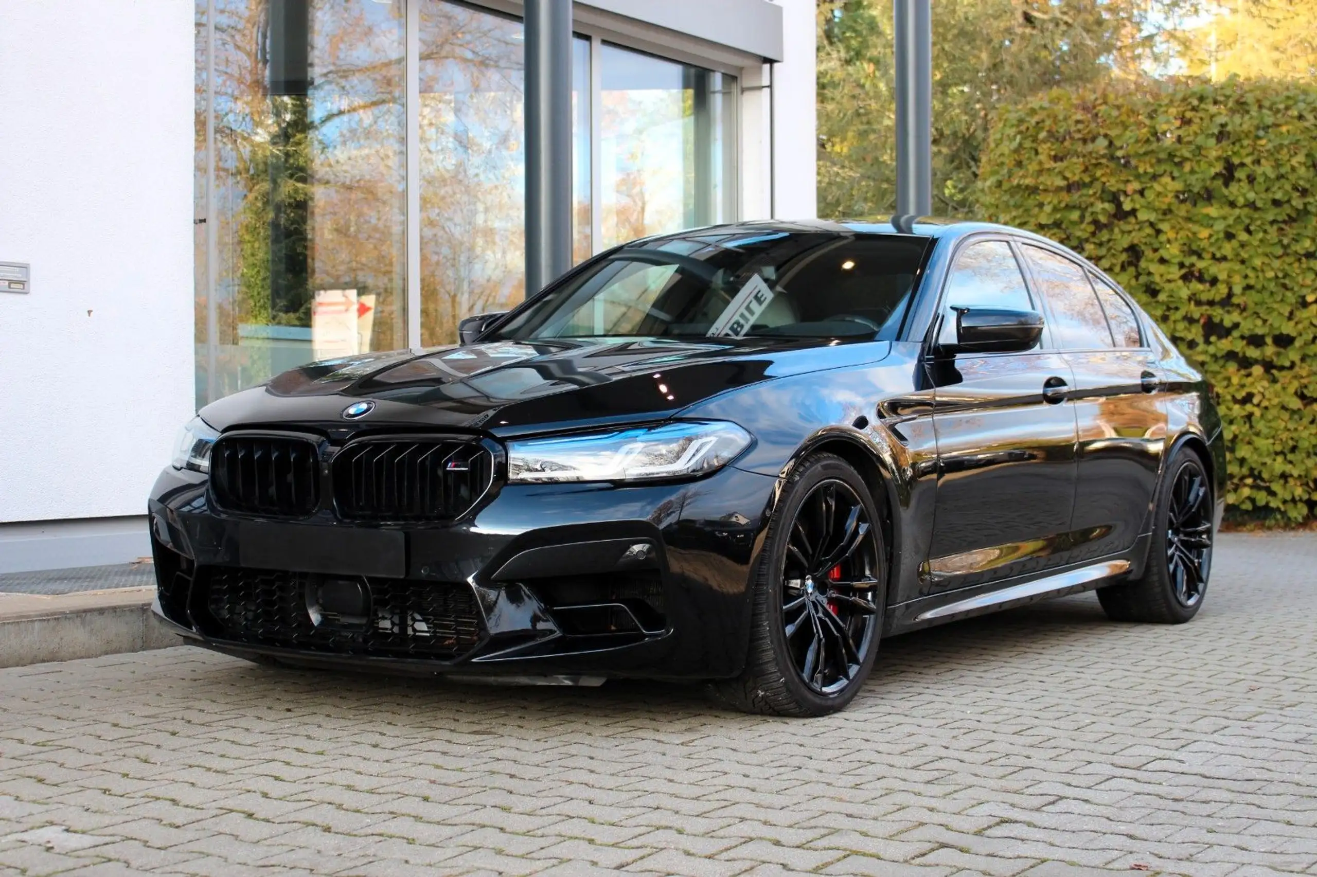 BMW - M5