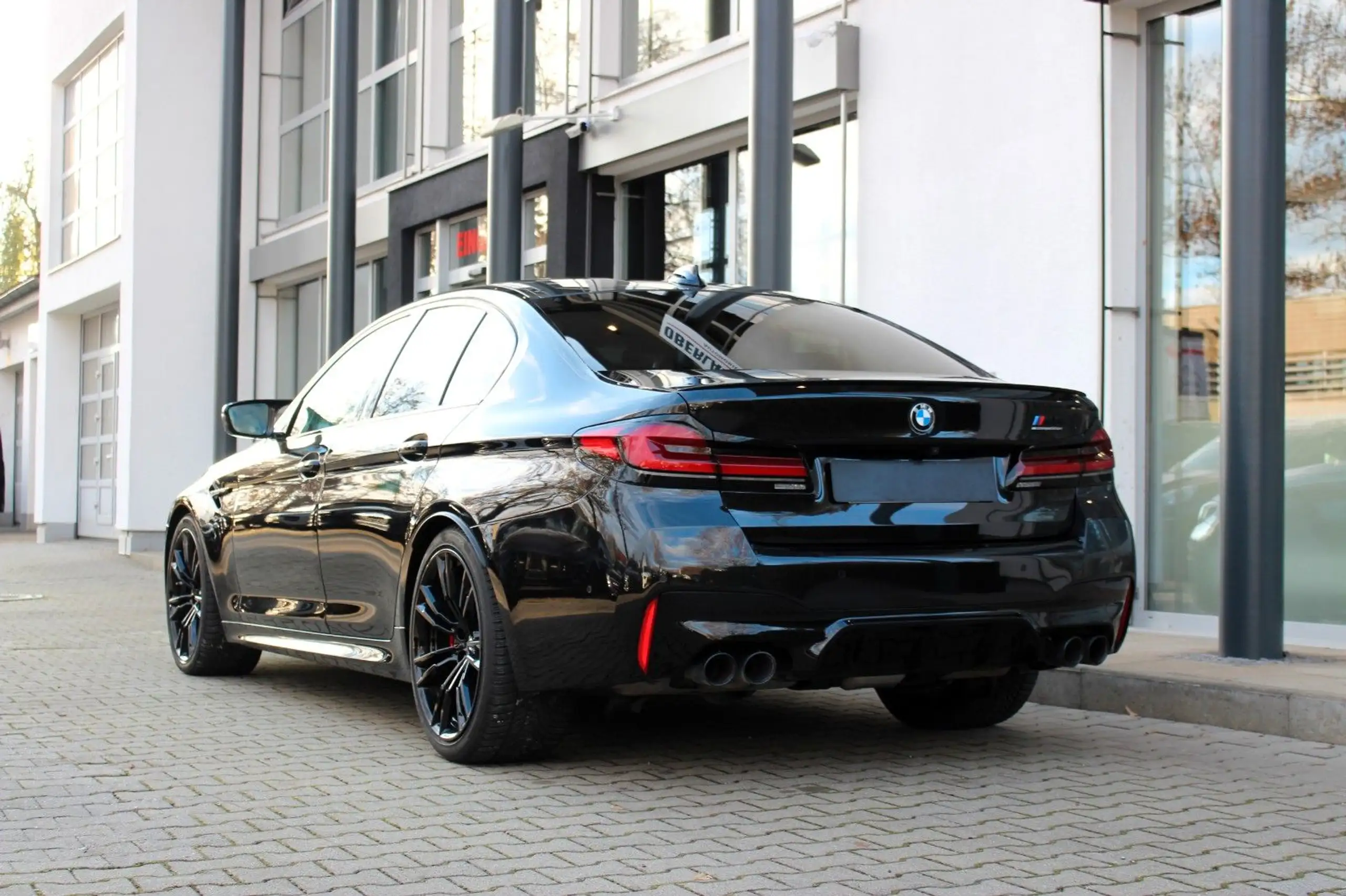 BMW - M5