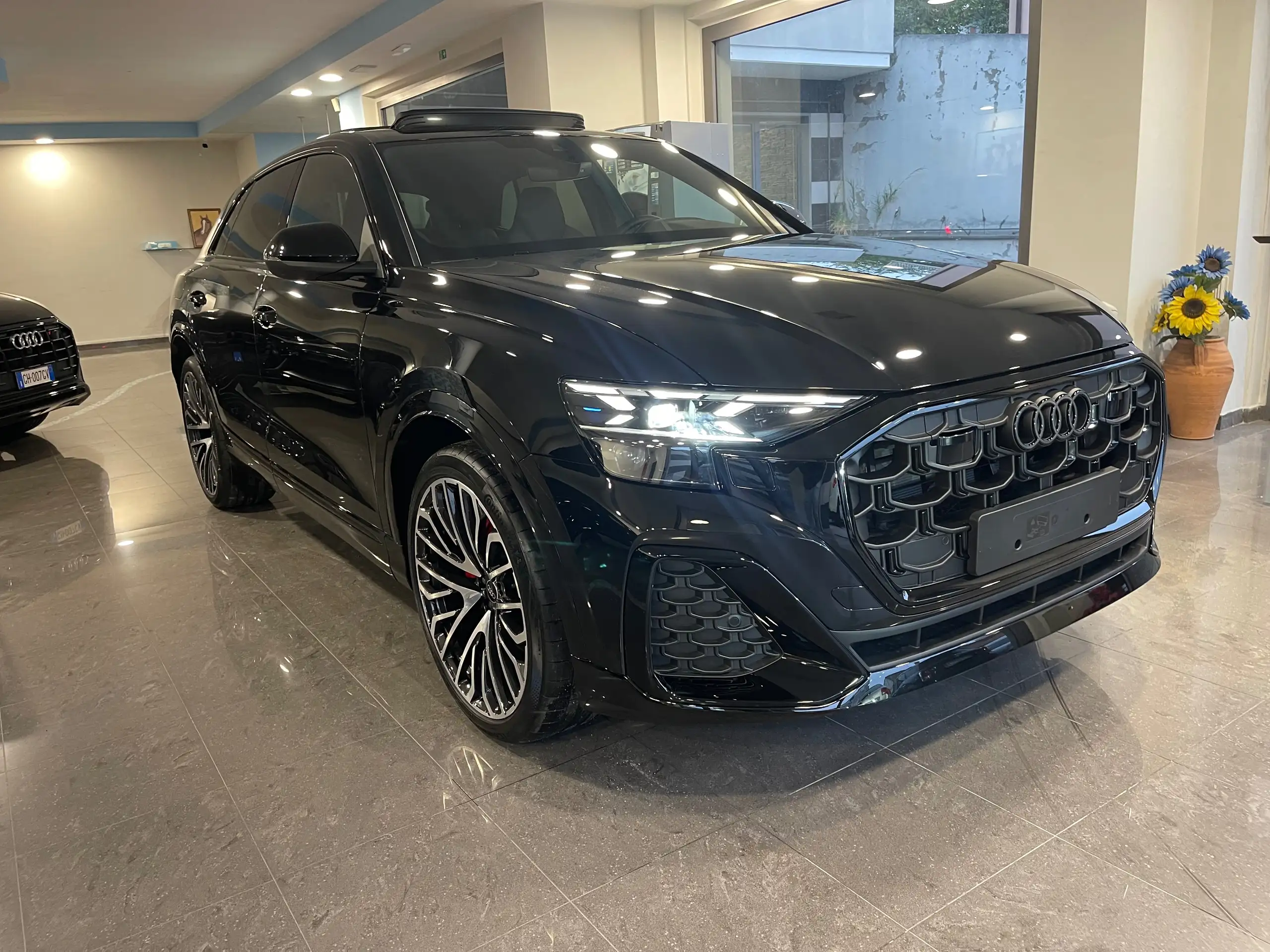 Audi - Q8