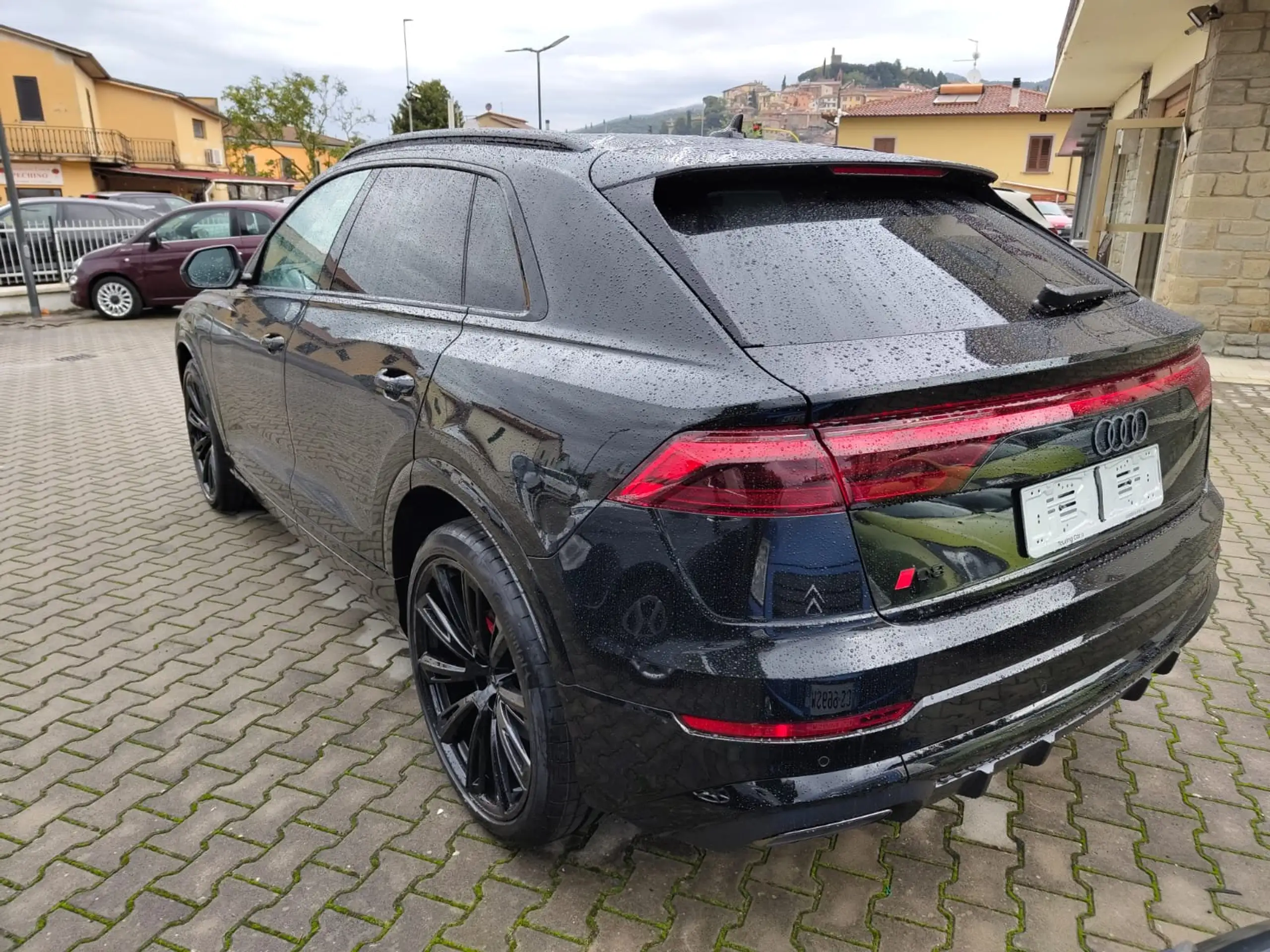 Audi - Q8