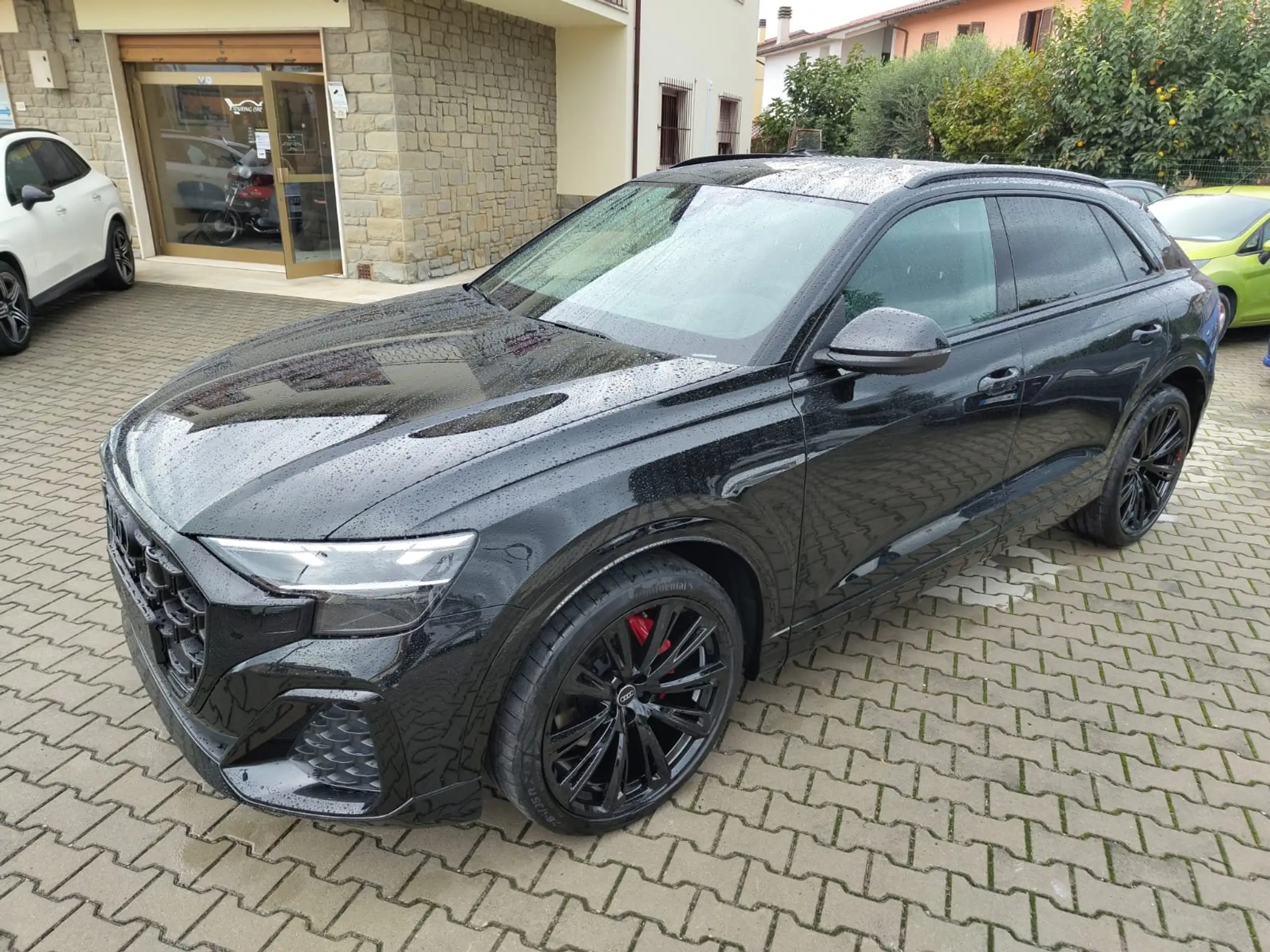 Audi - Q8