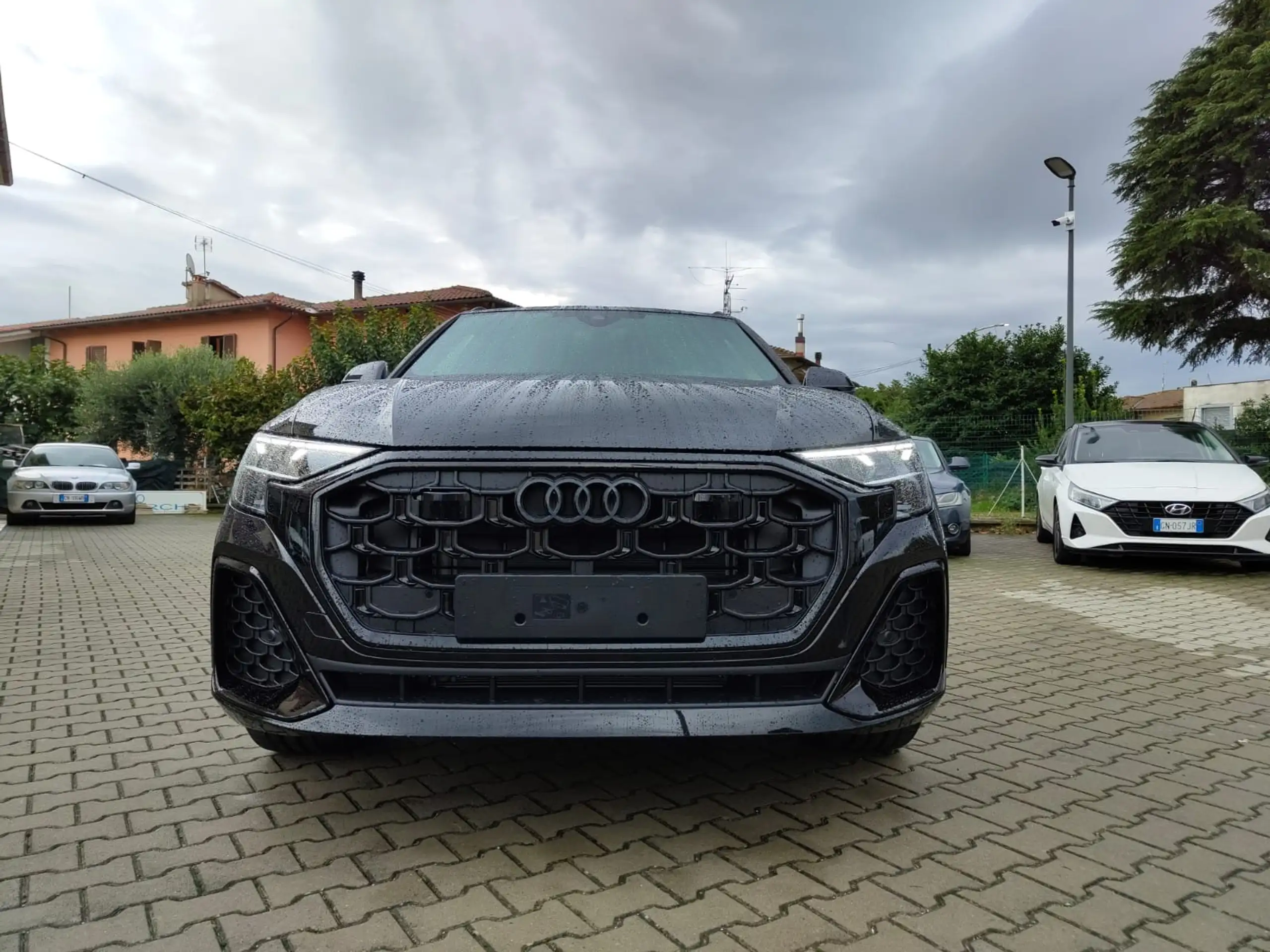 Audi - Q8