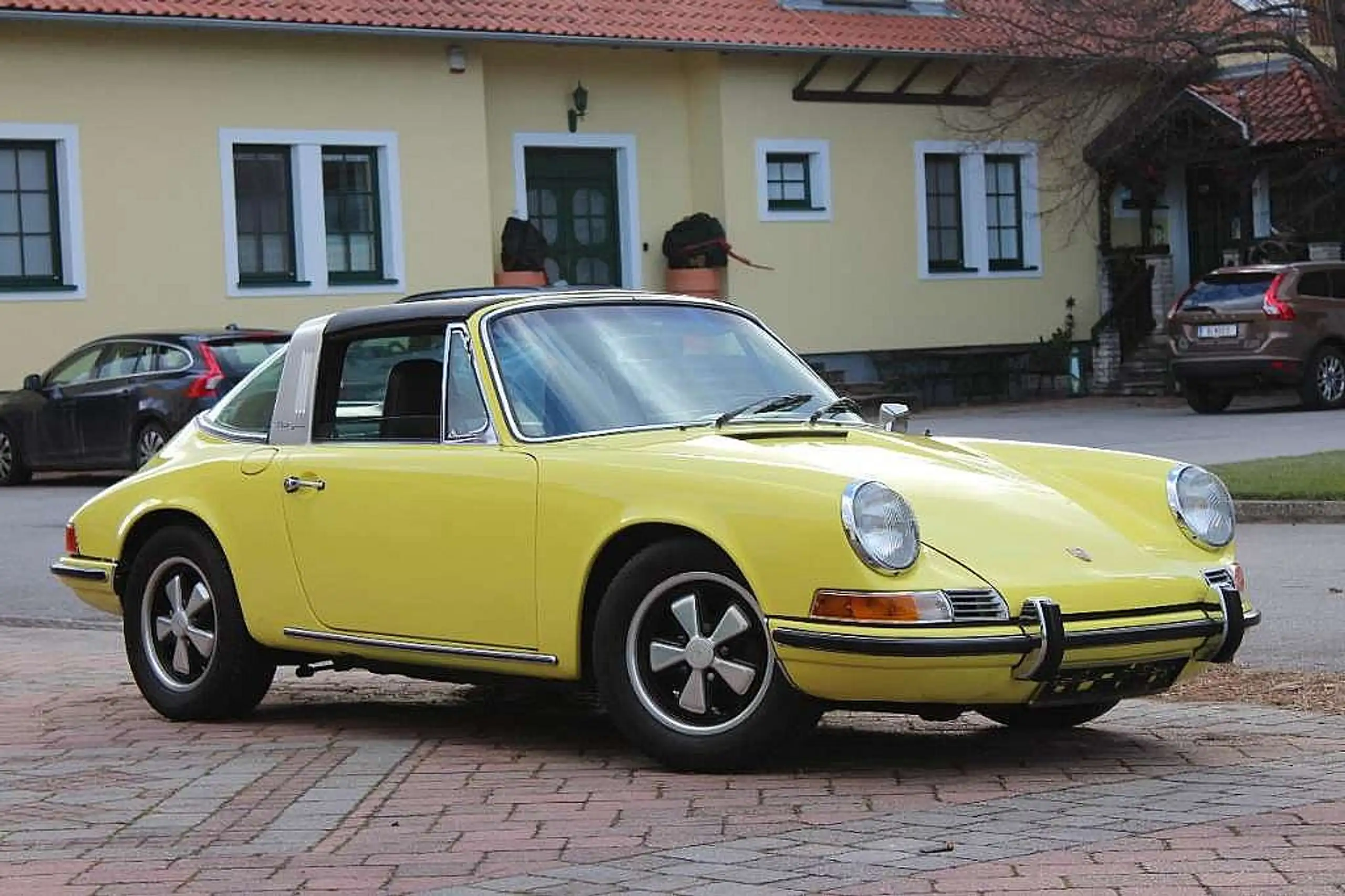 Porsche - 911