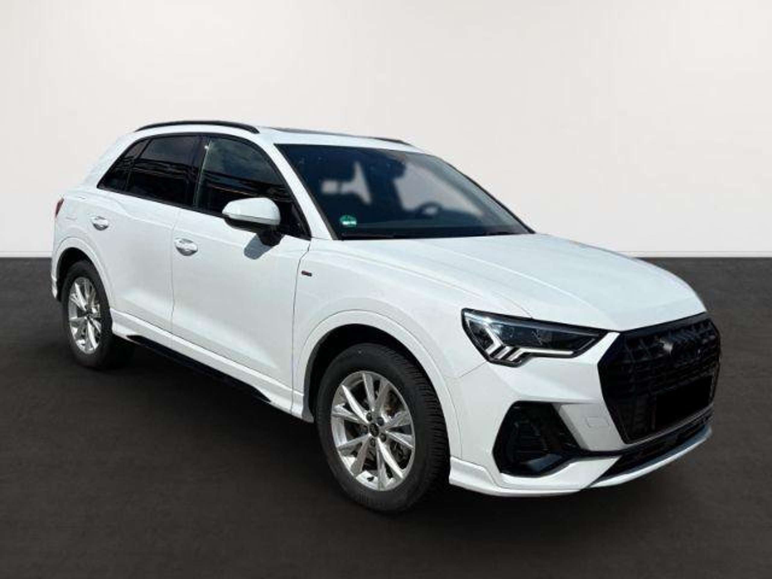 Audi - Q3