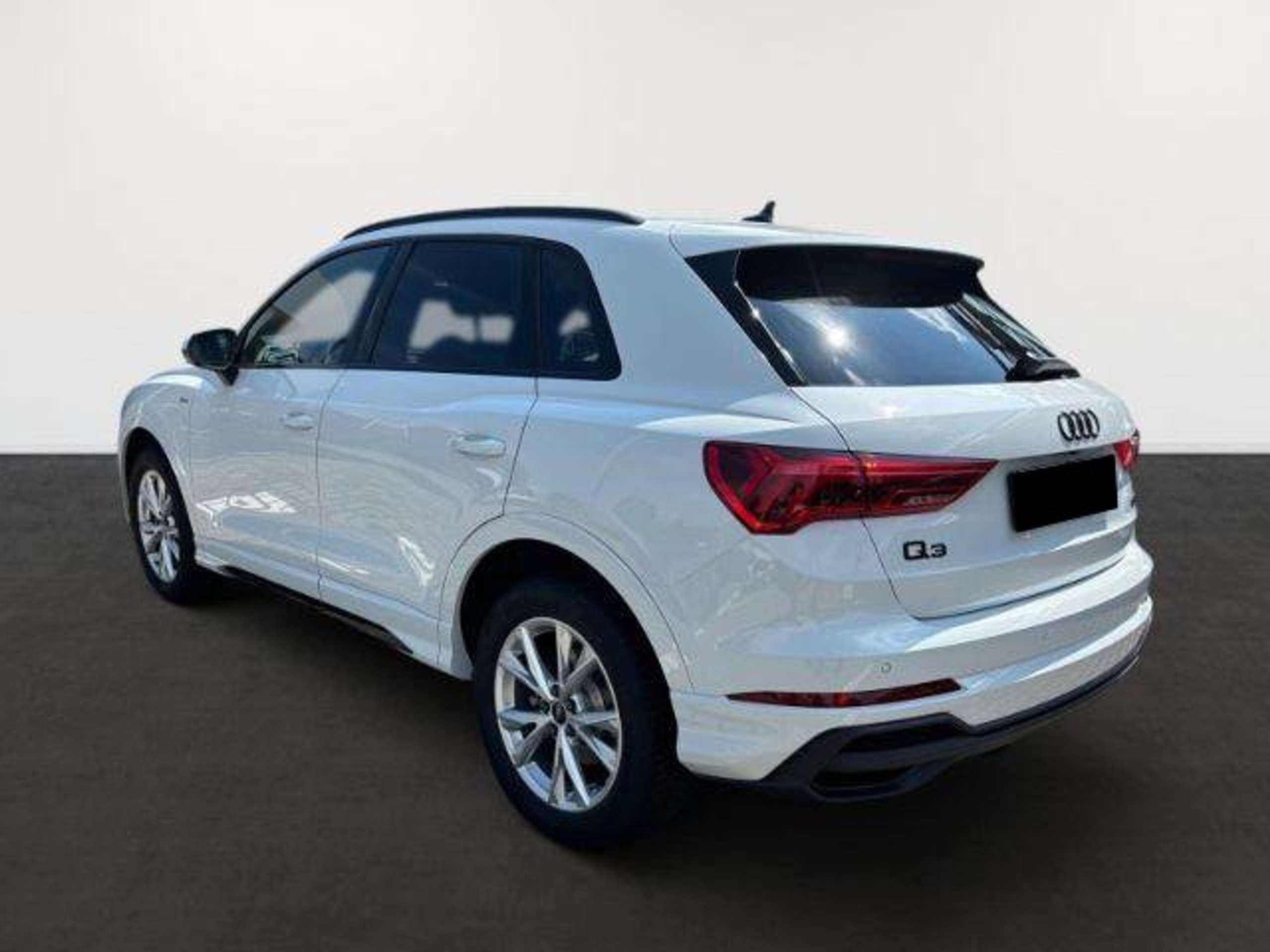 Audi - Q3