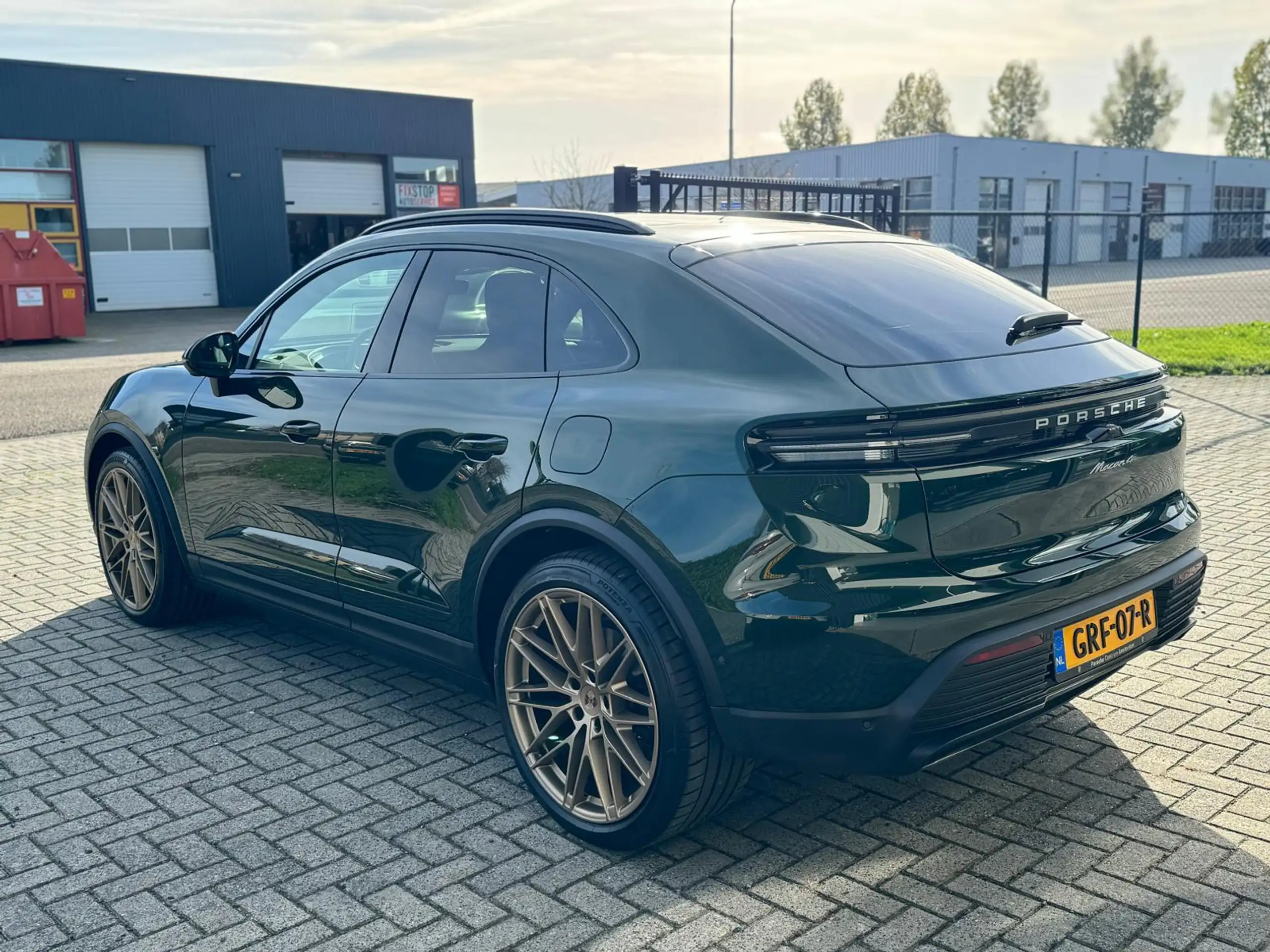 Porsche - Macan