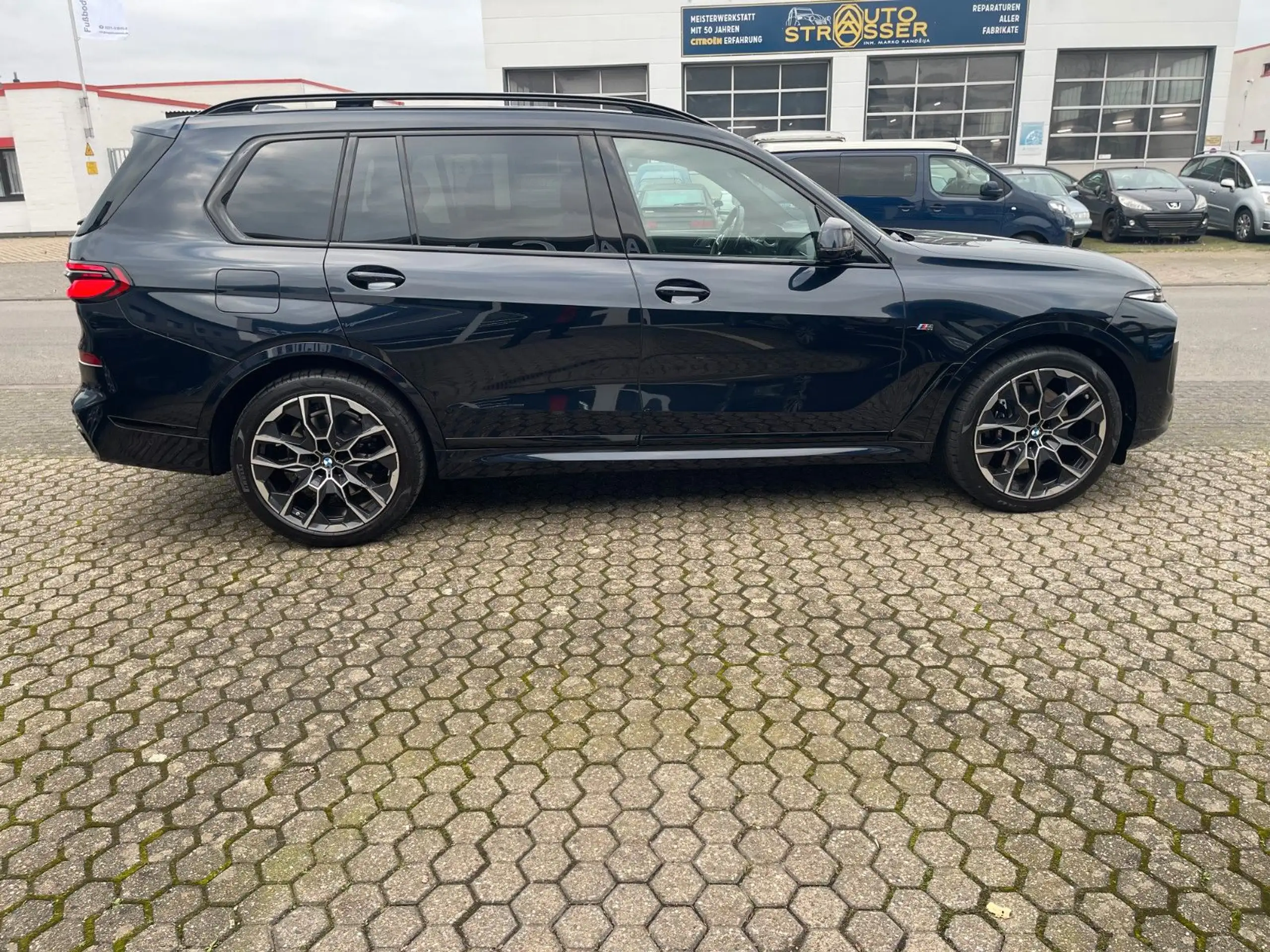 BMW - X7