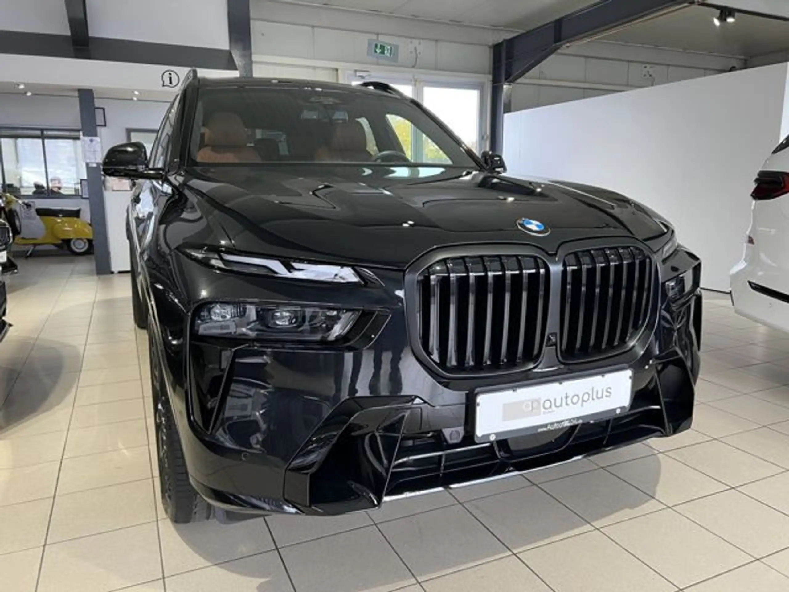 BMW - X7 M