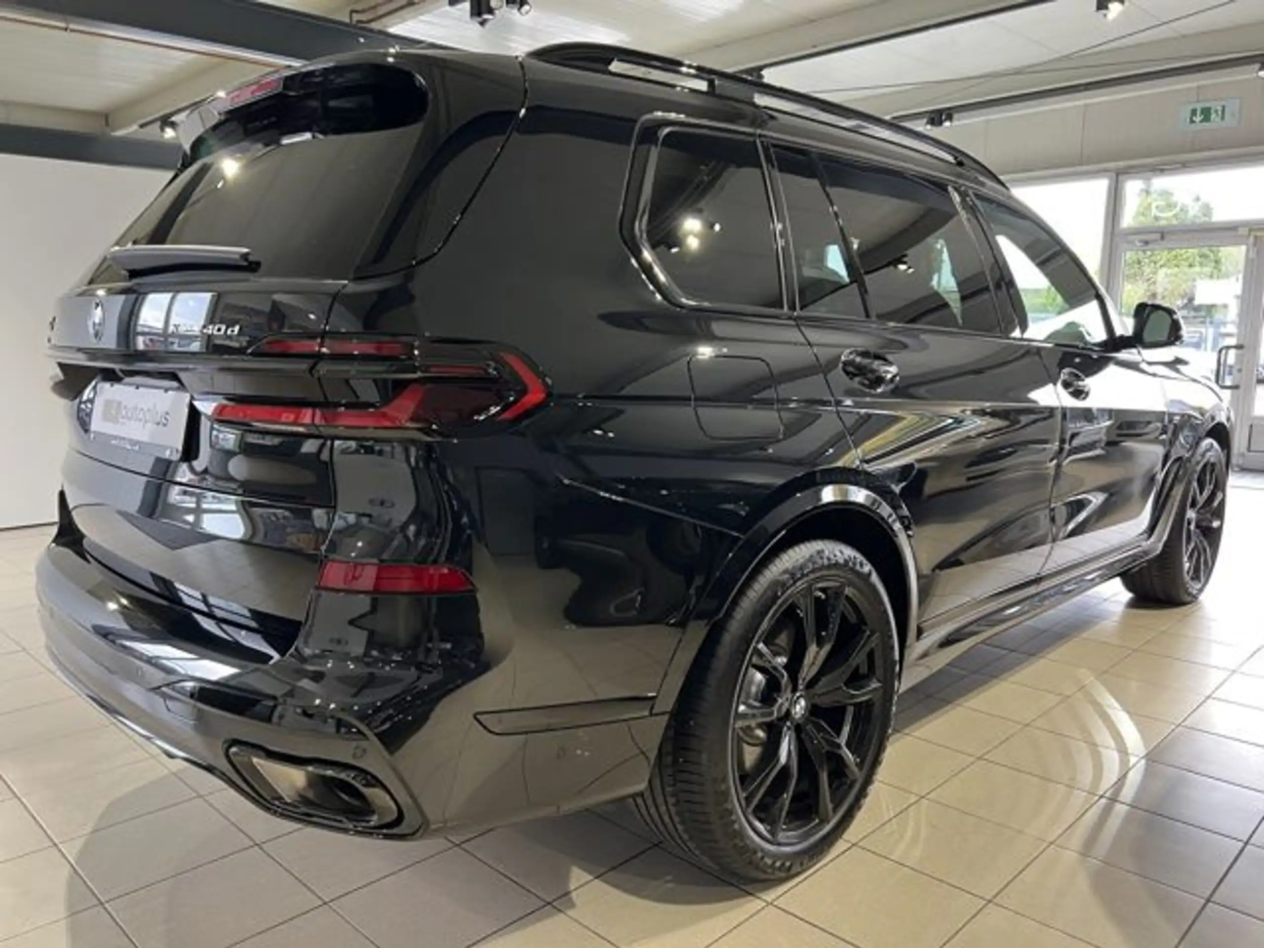 BMW - X7 M