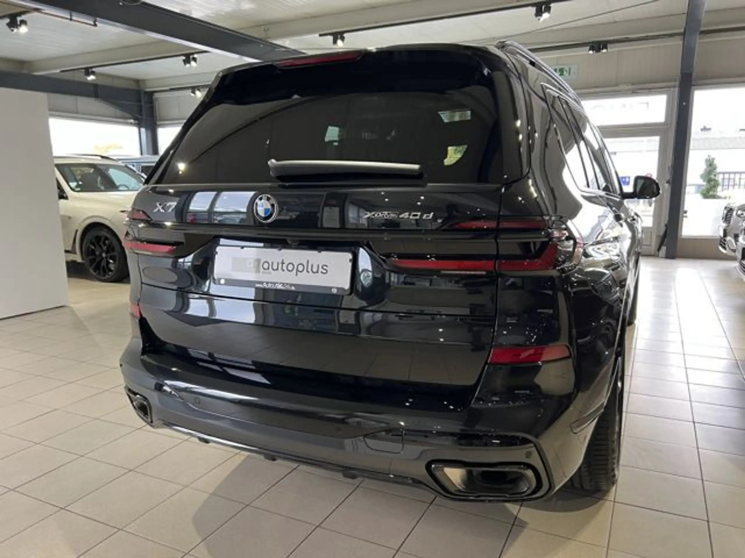 BMW - X7 M