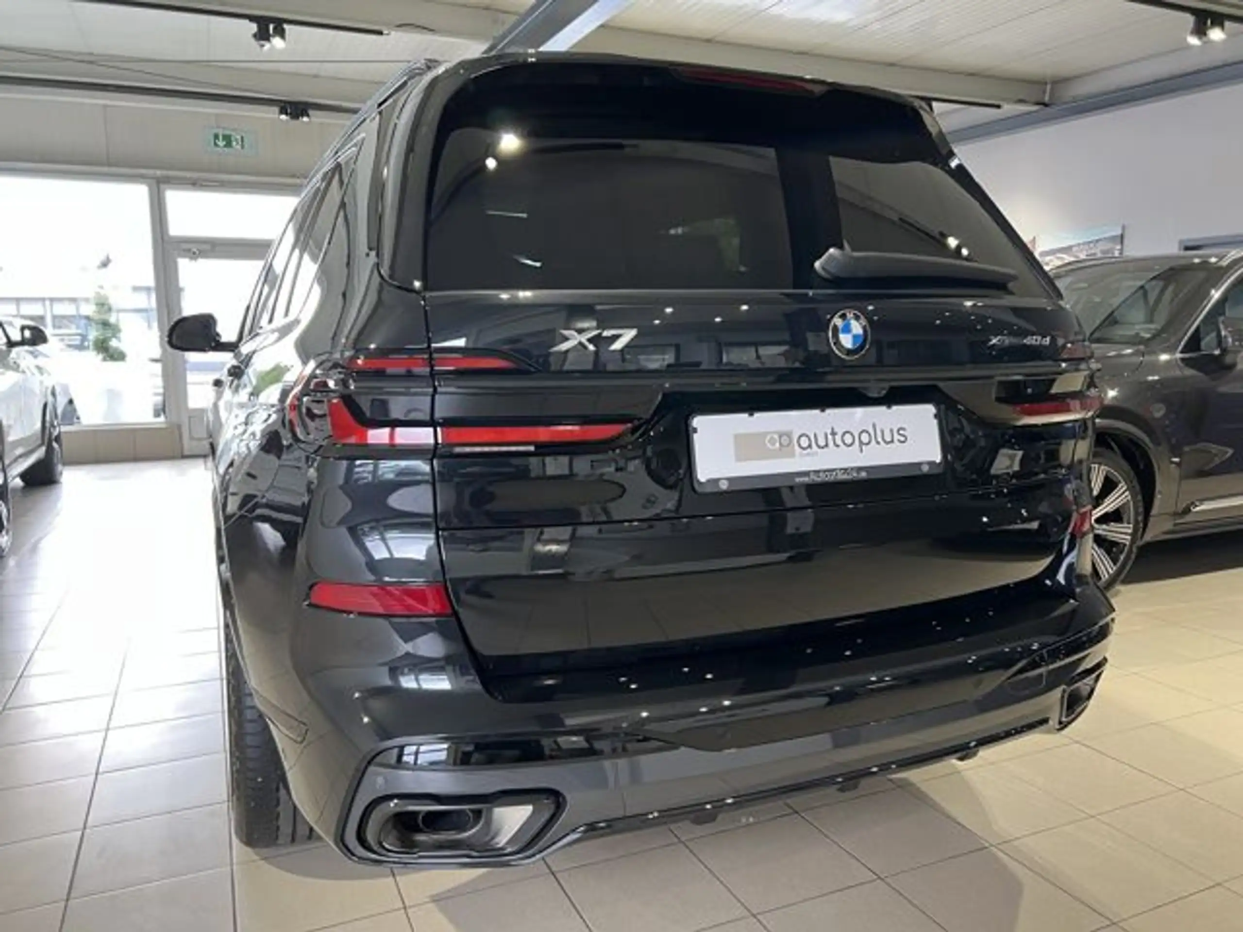 BMW - X7 M