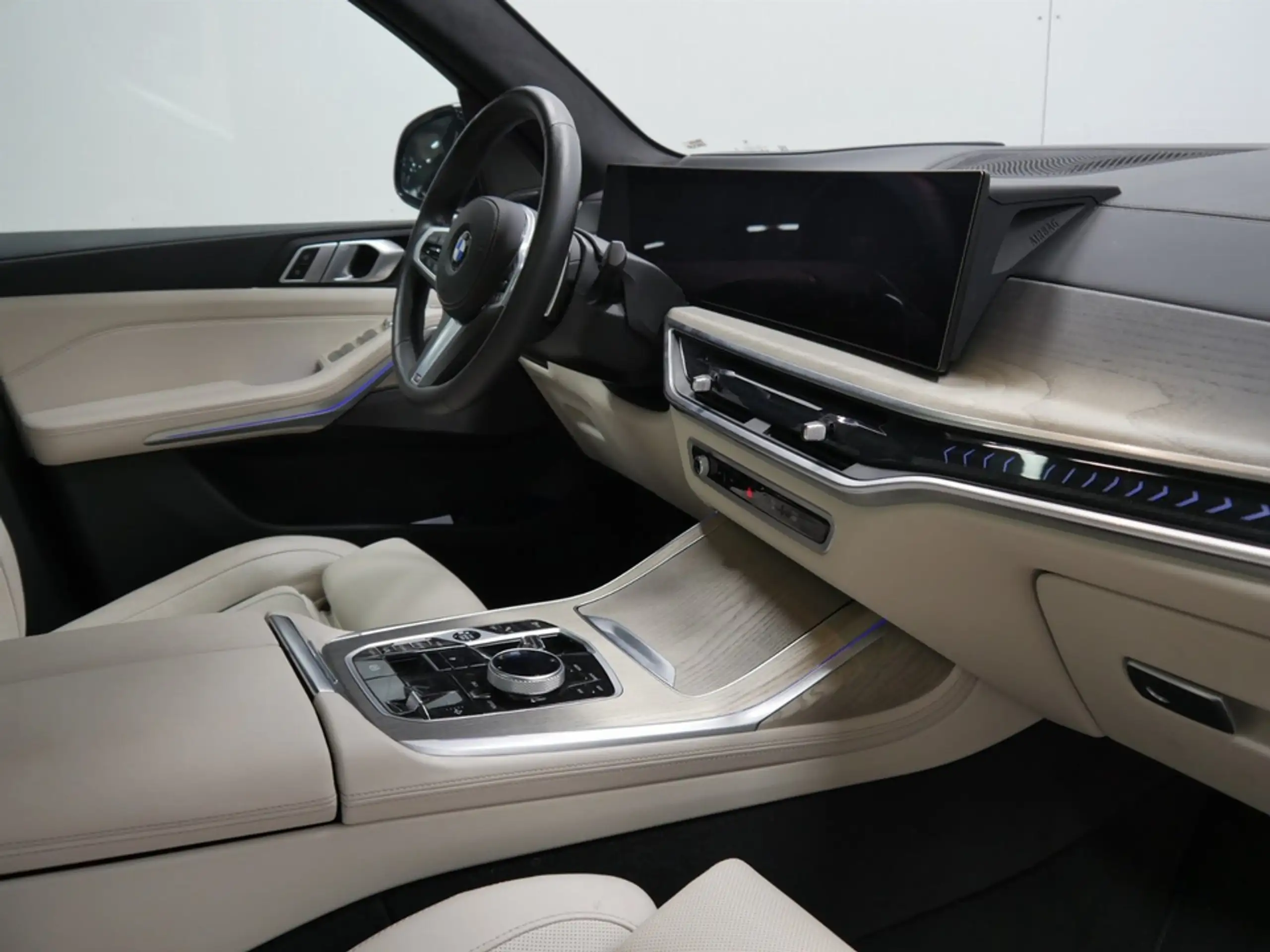 BMW - X7