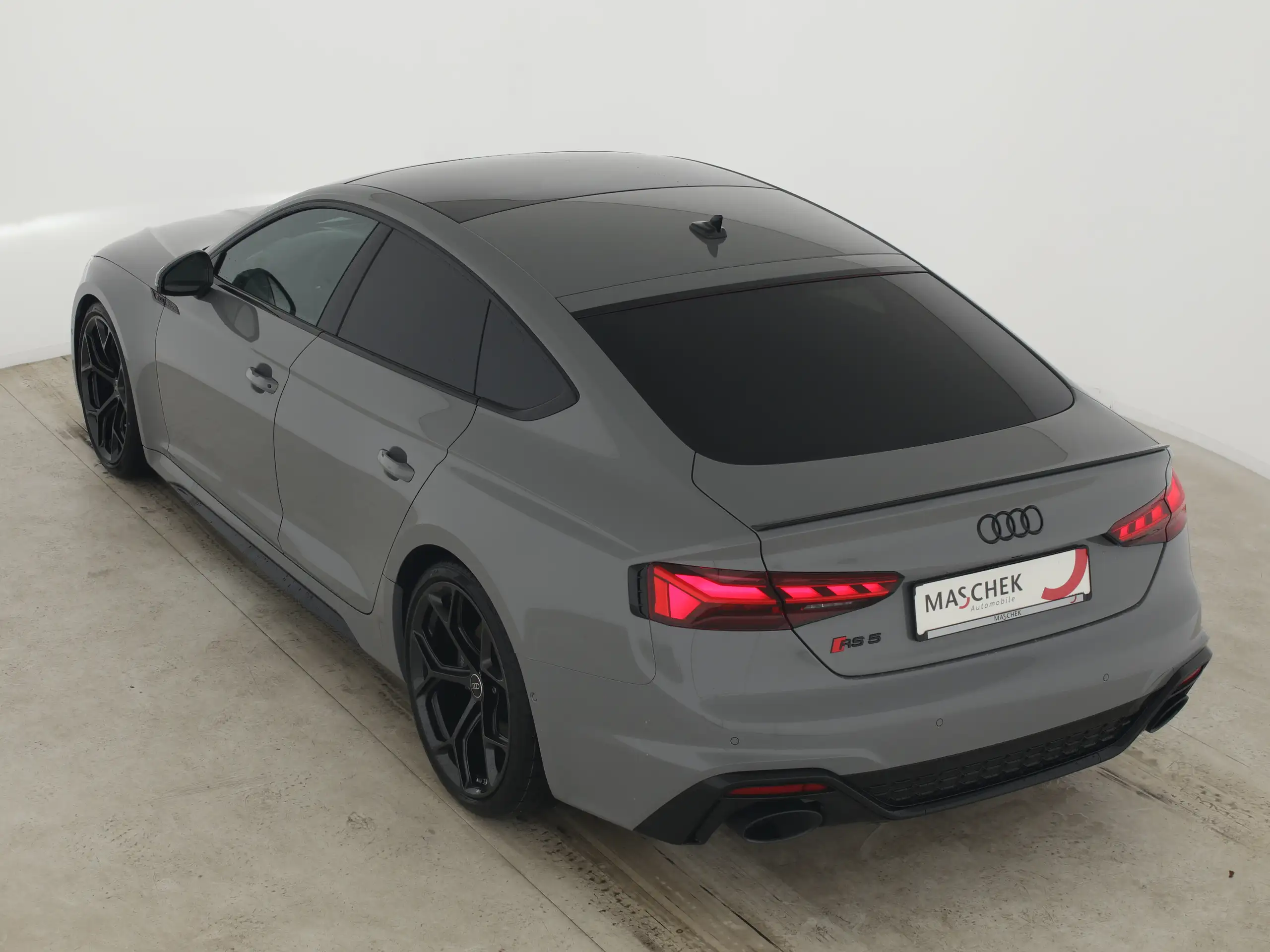 Audi - RS5