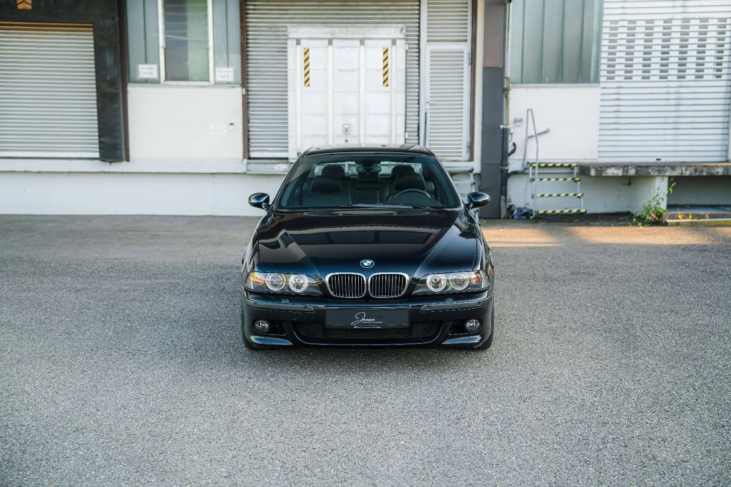 BMW - M5