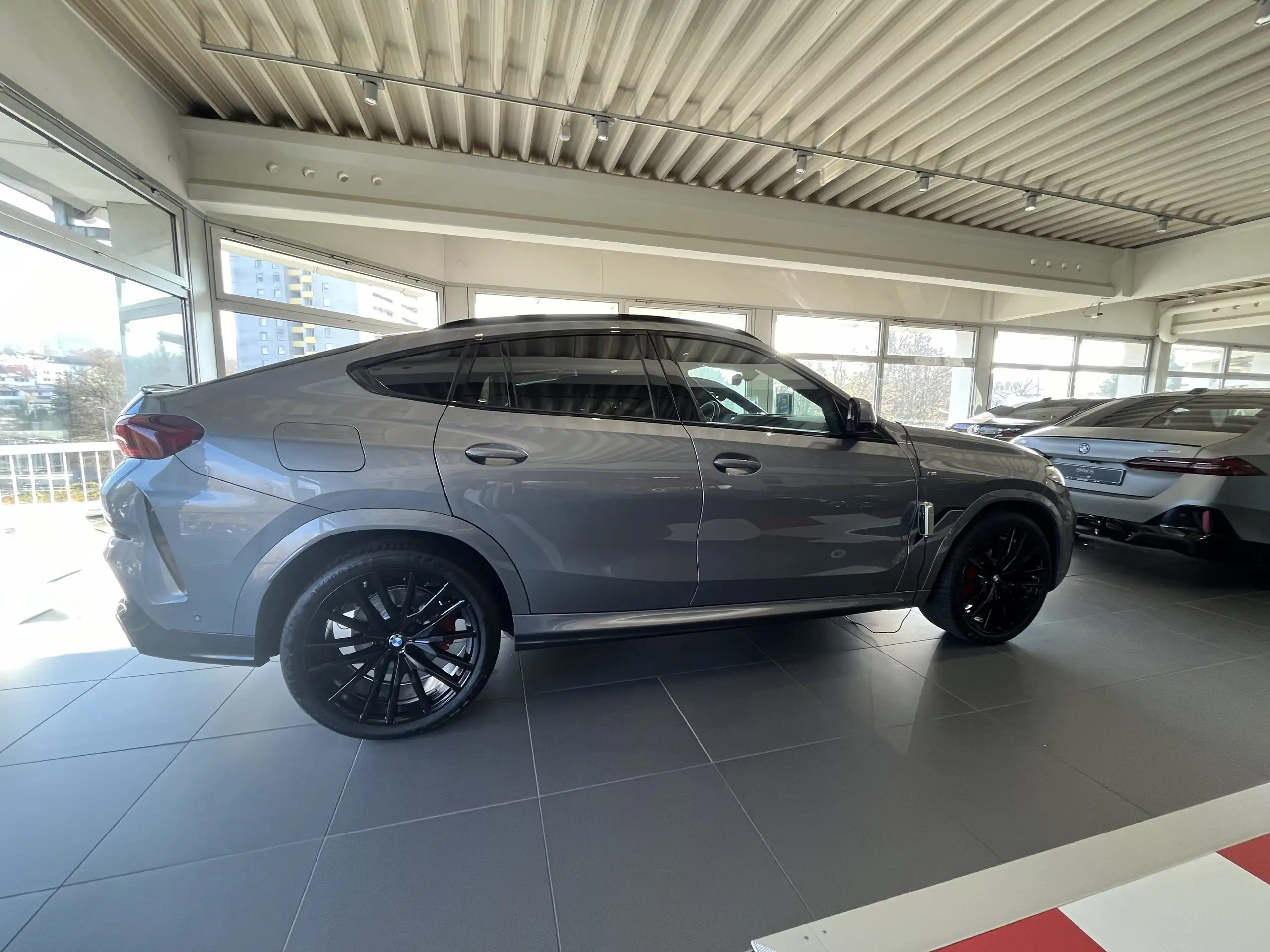 BMW - X6