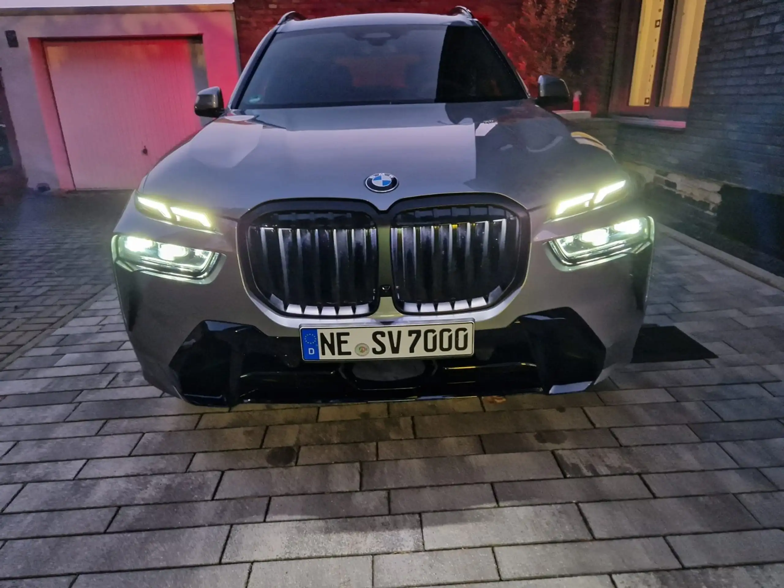 BMW - X7