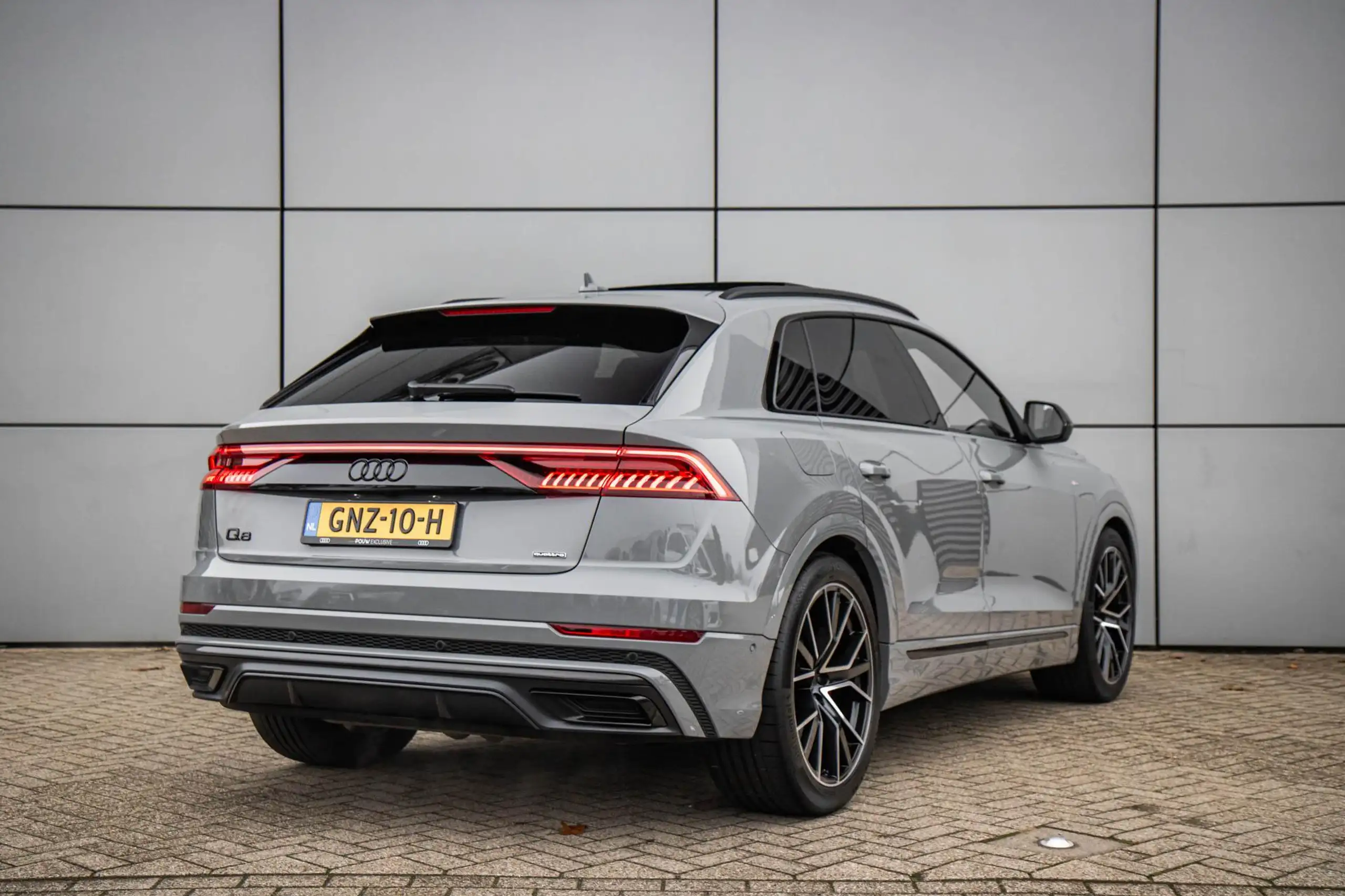 Audi - Q8