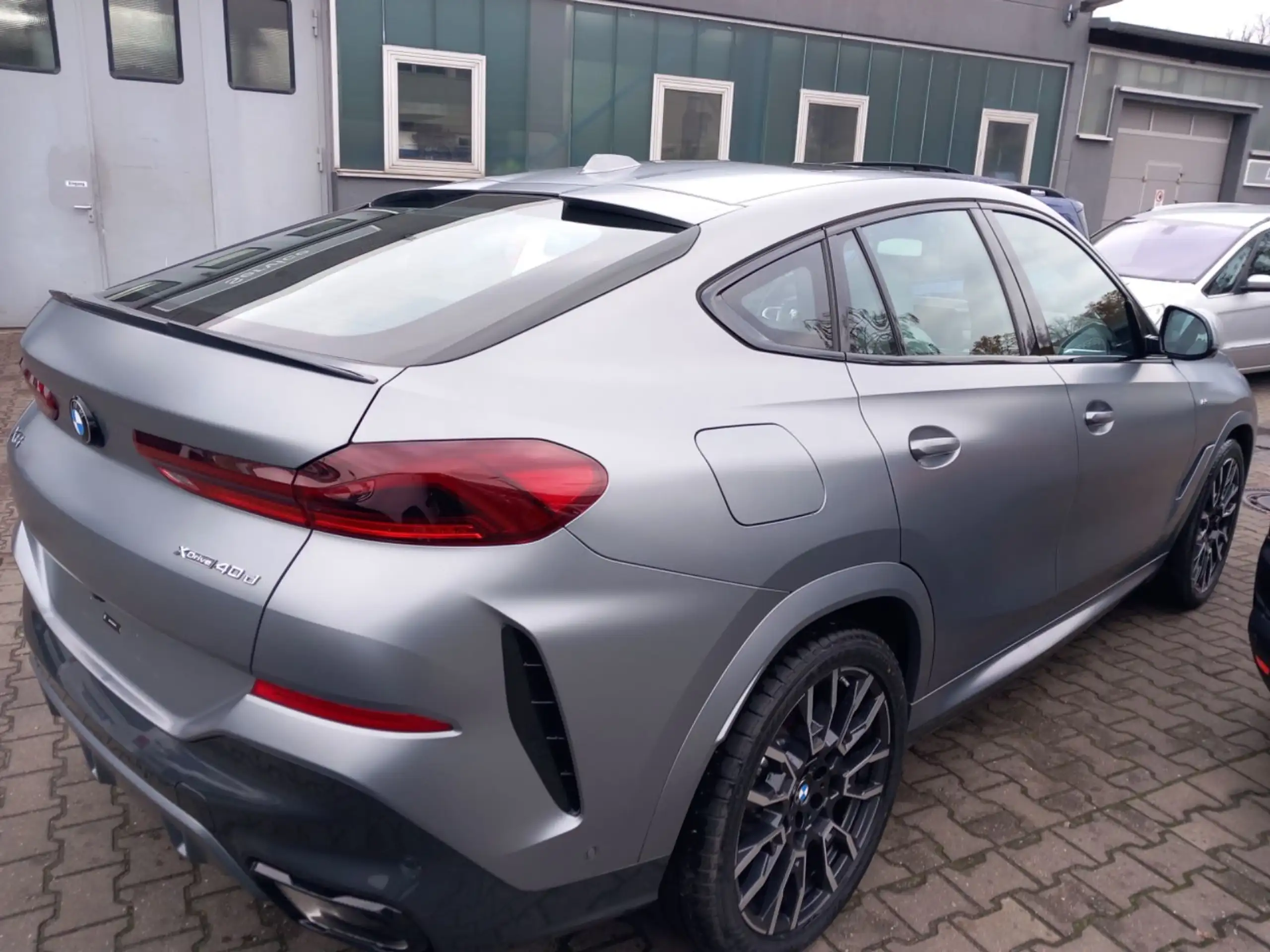 BMW - X6