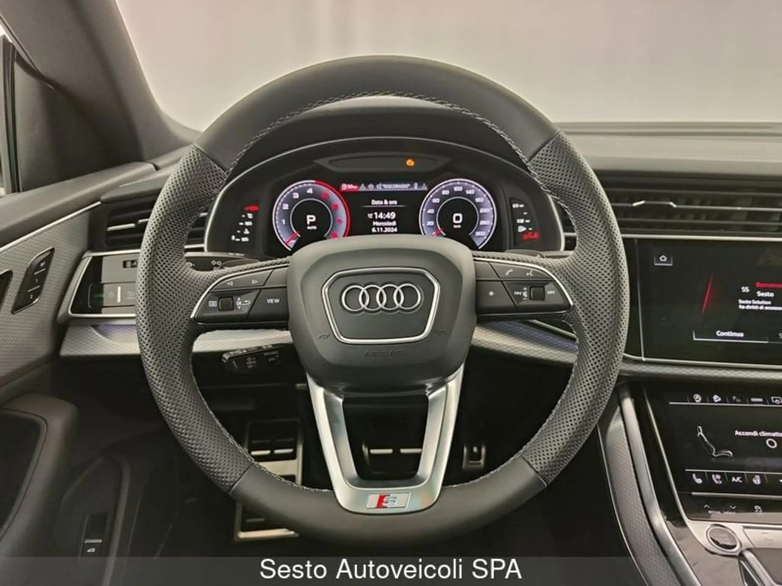 Audi - Q8