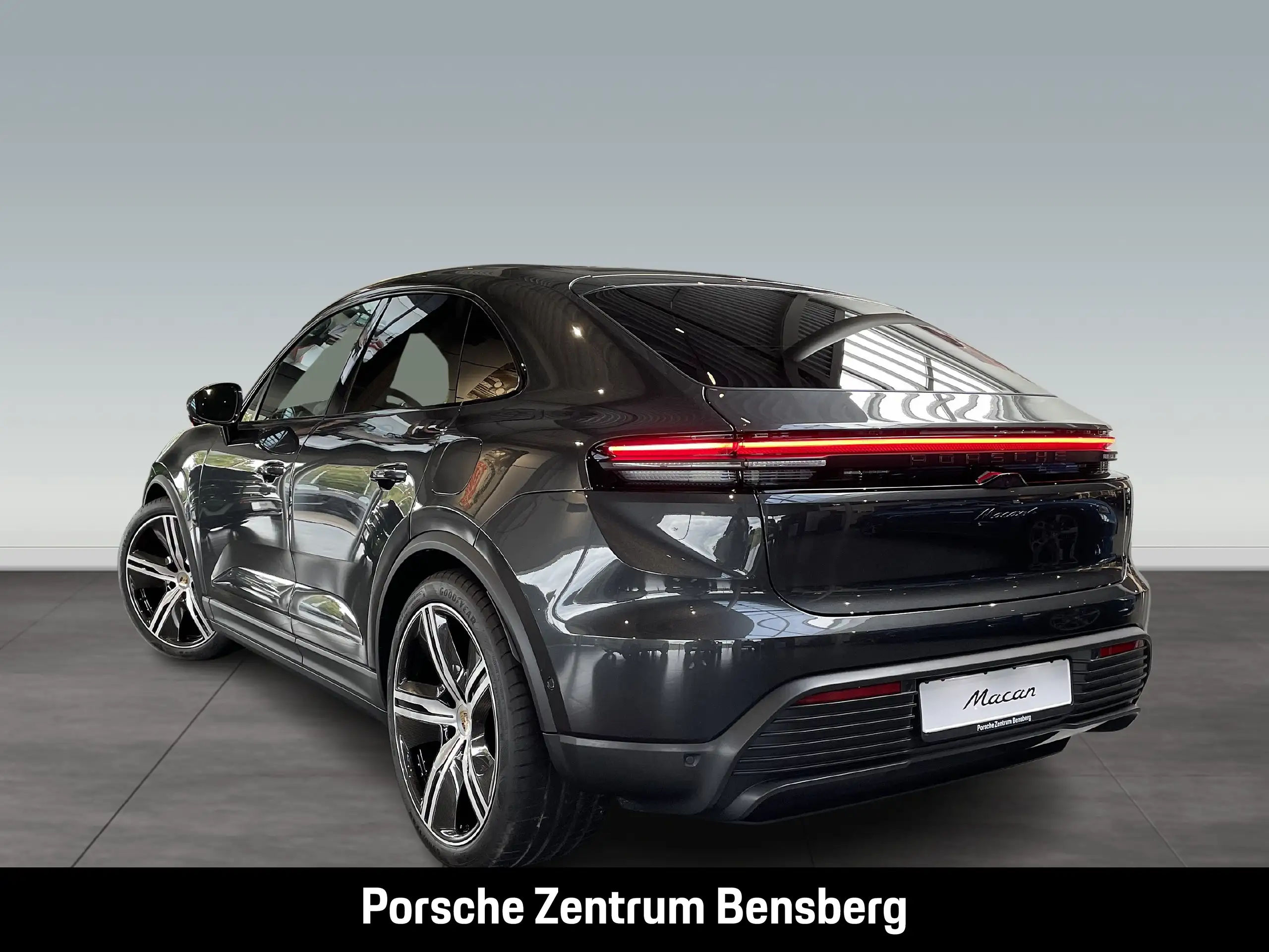 Porsche - Macan