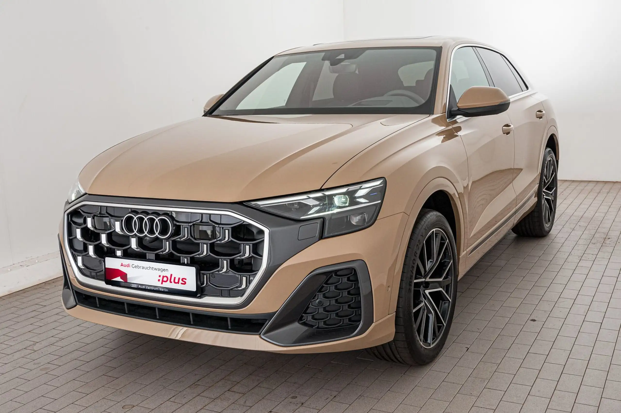 Audi - Q8