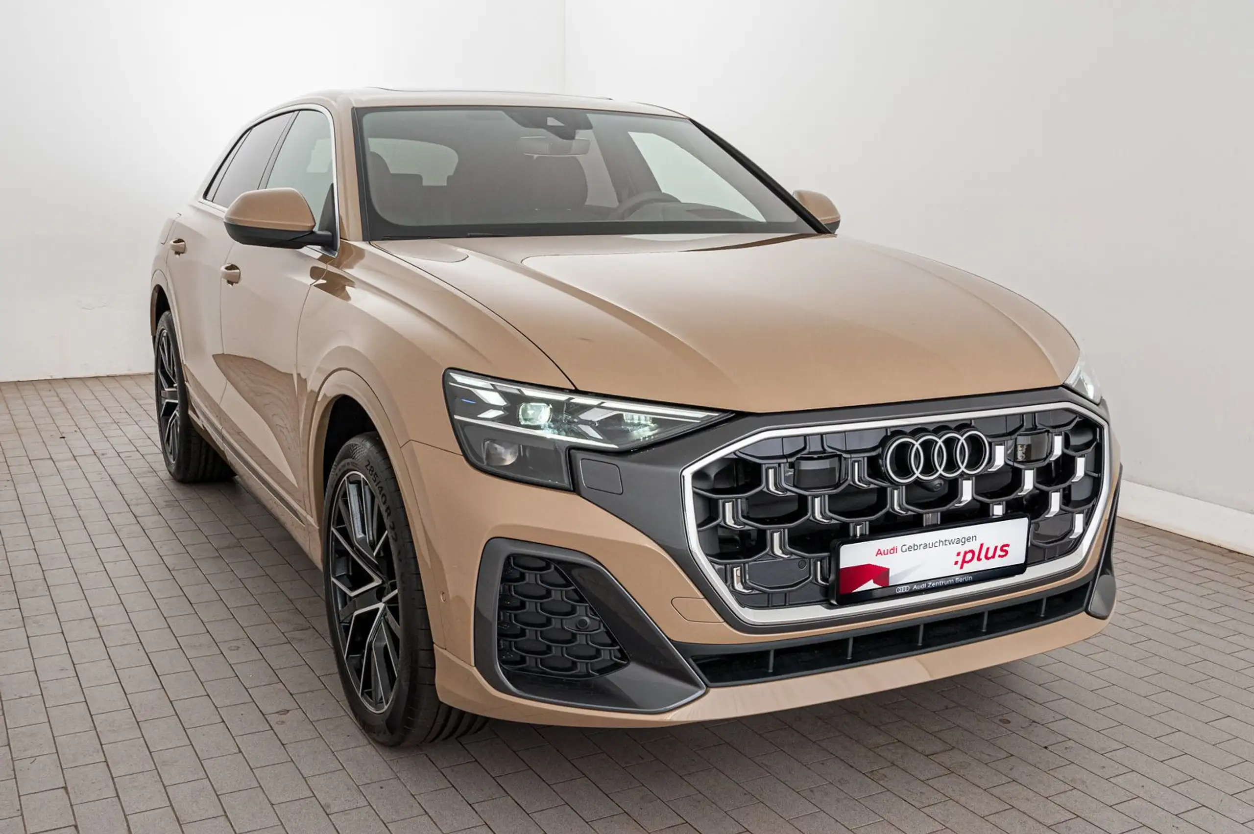 Audi - Q8